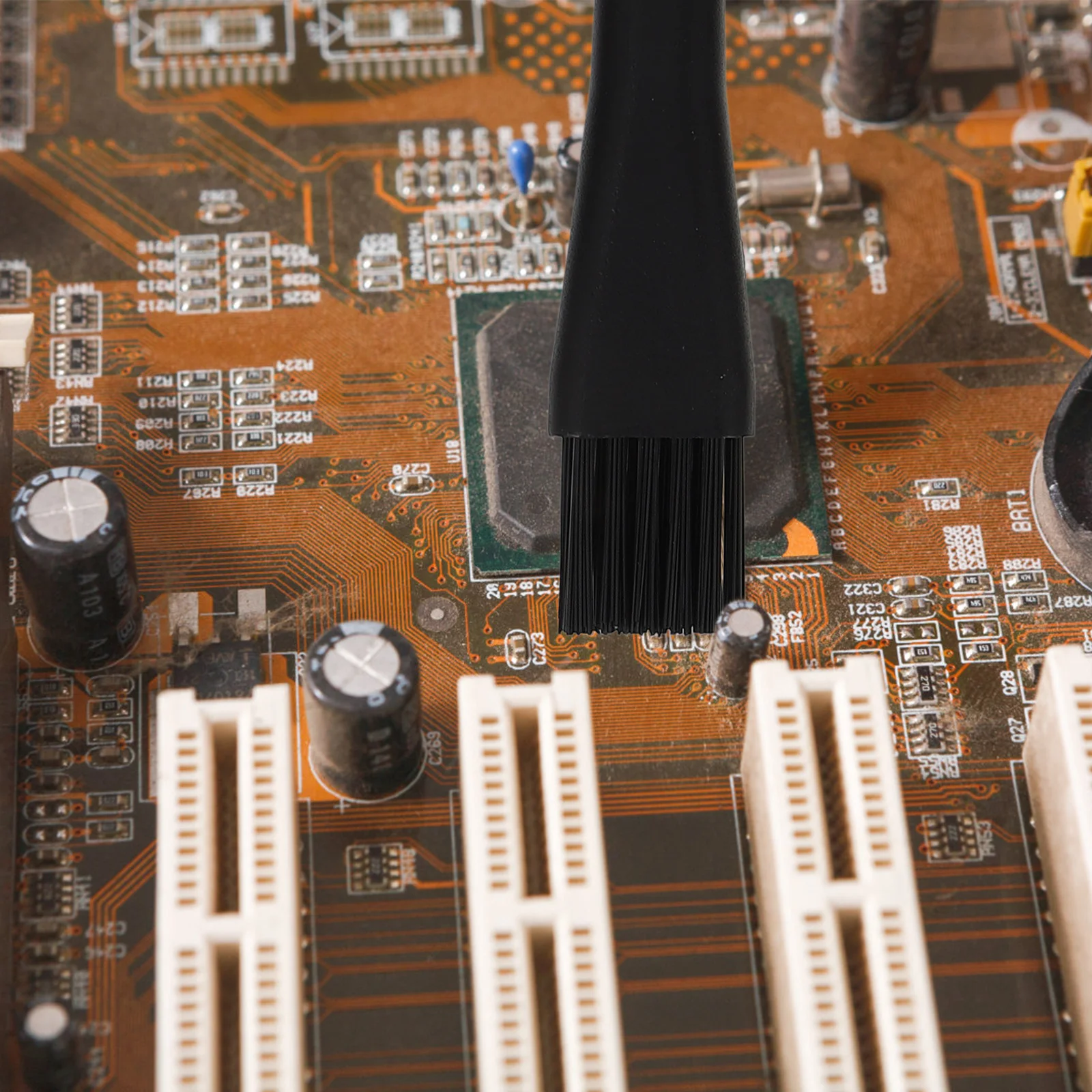 

Veemoon 11pcs Computer Cleaning Brush Set for Keyboard Electronics Dust Removal Portable Tool