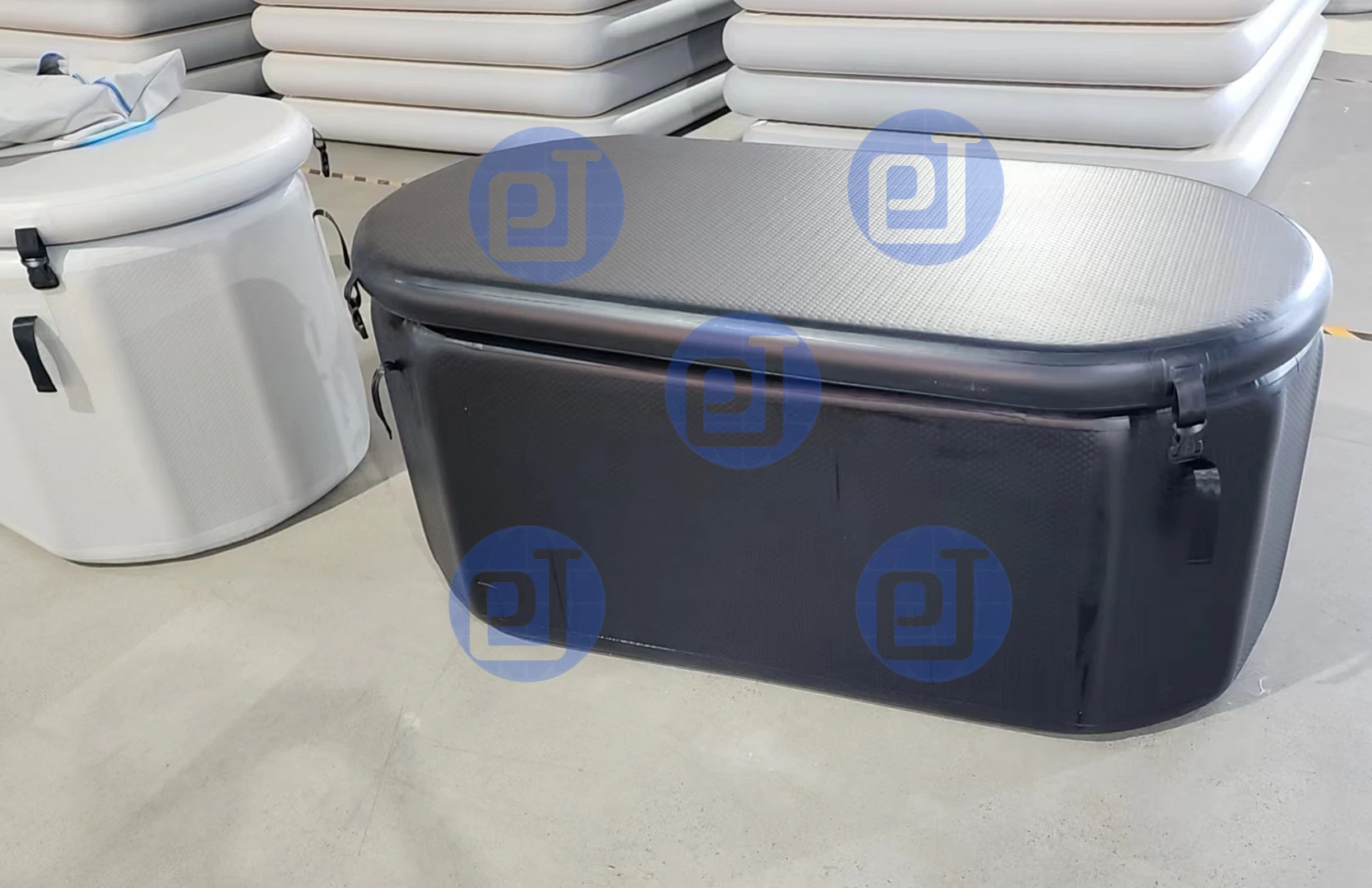 Ready make blowup ice bath tub with 304 stainless steel connectors as water in and water out mouth