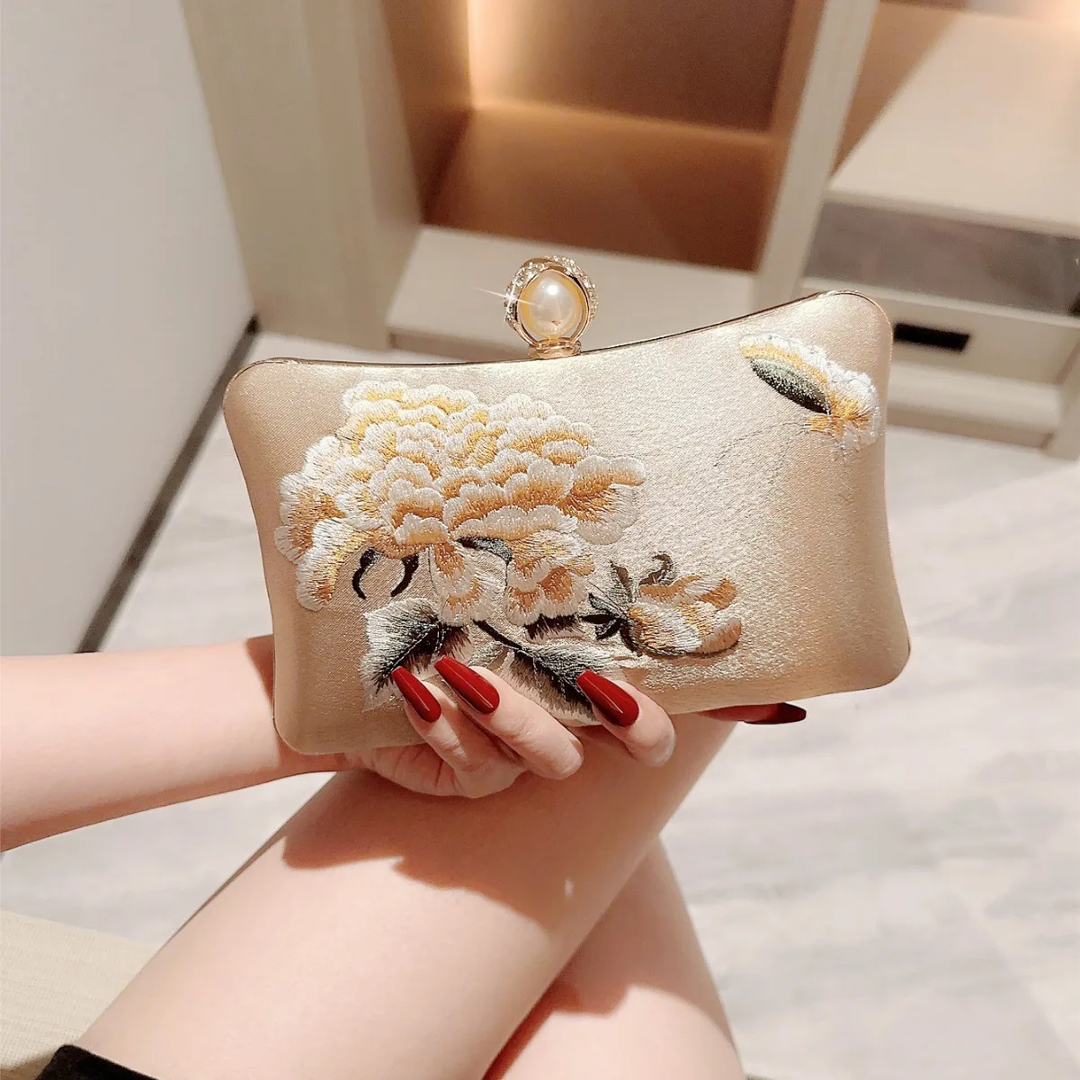 Vintage Silk Embroidery Flower Clutches Small Evening Bags Fashion Prom Party Chain Shoulder Bag For Women Banquet Handbag Purse