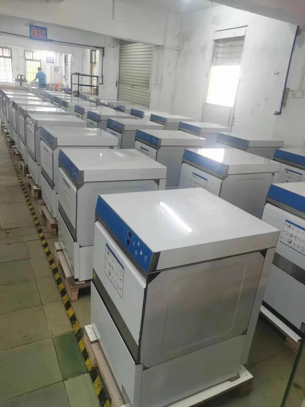 Профессиональный отель-ресторан, полностью автоматическая коммерческая посудомоечная машина под столешницей, посудомоечная машина из нержавеющей стали с бокалом для вина