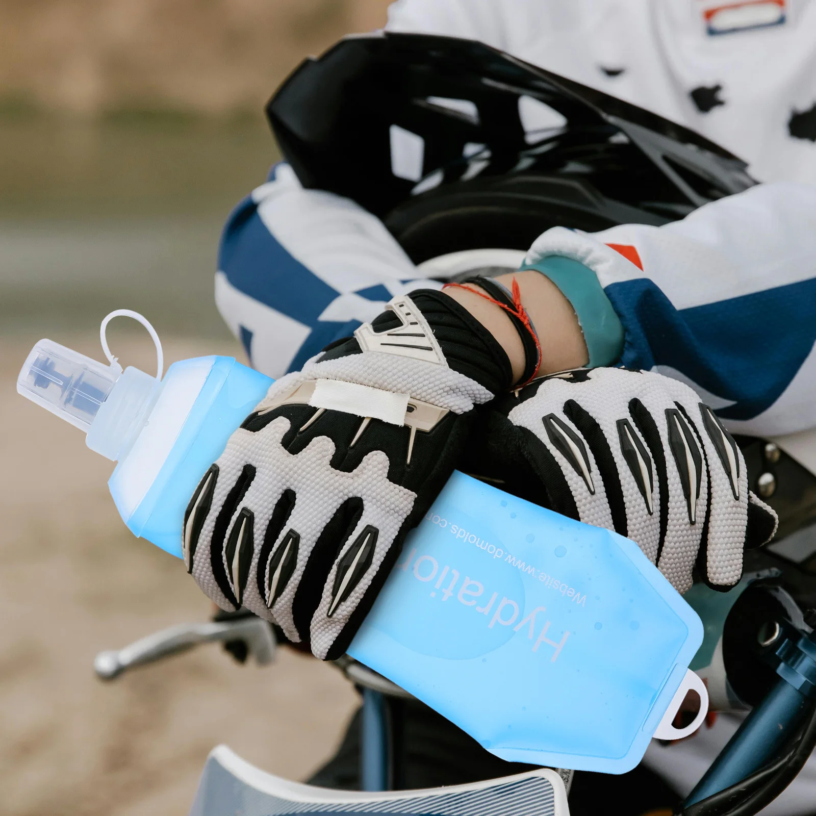 

Lightweight Foldable Water Bottle 500ml Soft Collapsible Leakproof Running Hiking Cycling Portable Sports Flask