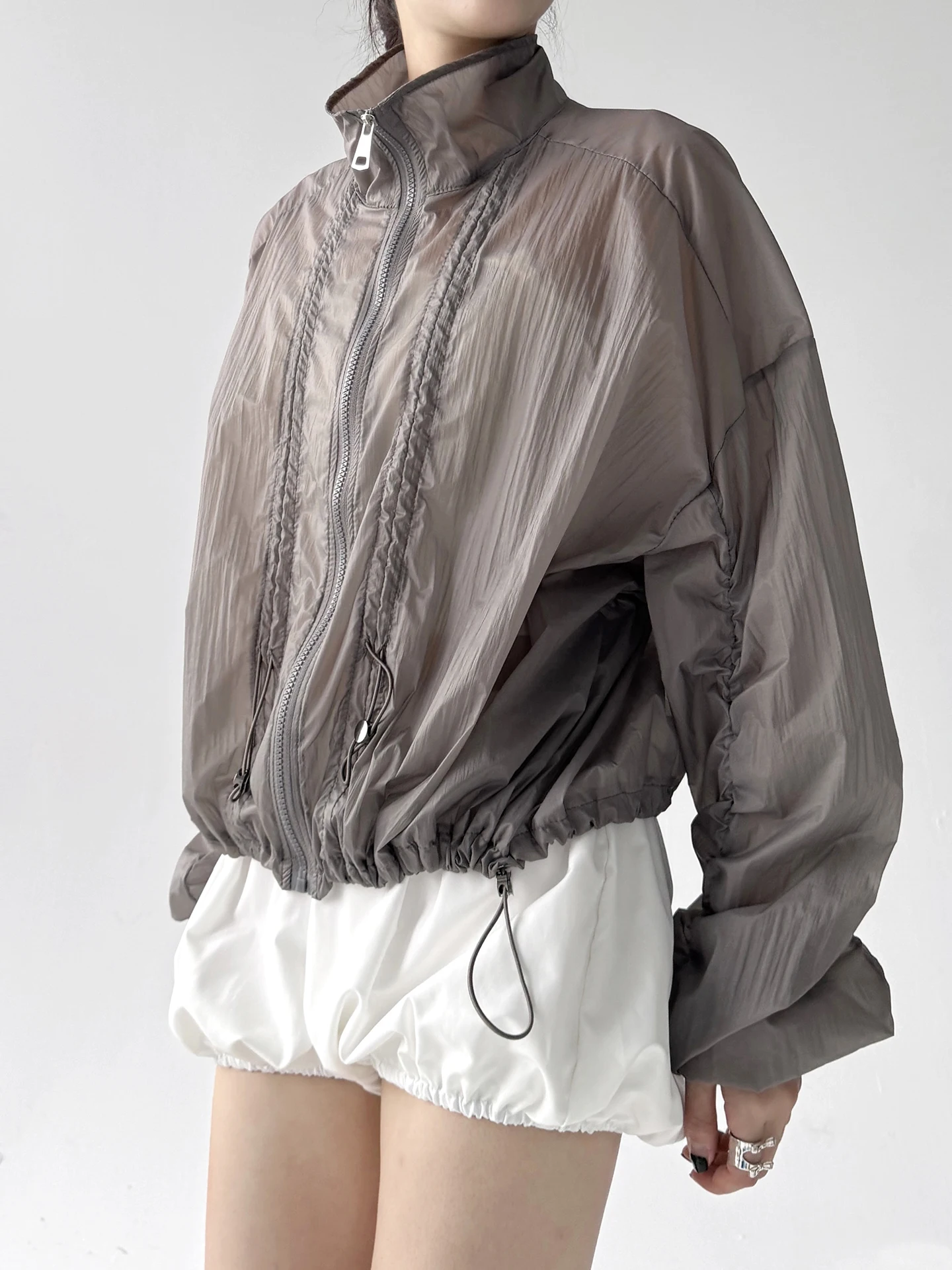 Chaqueta Corta de Verano para Mujer, con Cuello Alto, Cierre de Cremallera y Cordón Ajustable, Protección Solar, Estilo Moderno