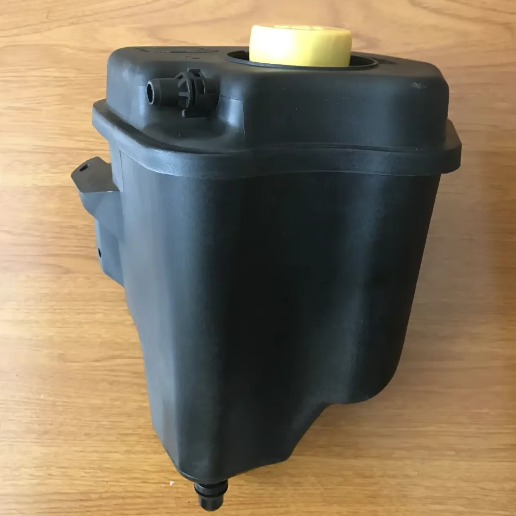 

Расширительный бачок охлаждающей жидкости радиатора для BMW X5 2007-2019 гг. 17137647290