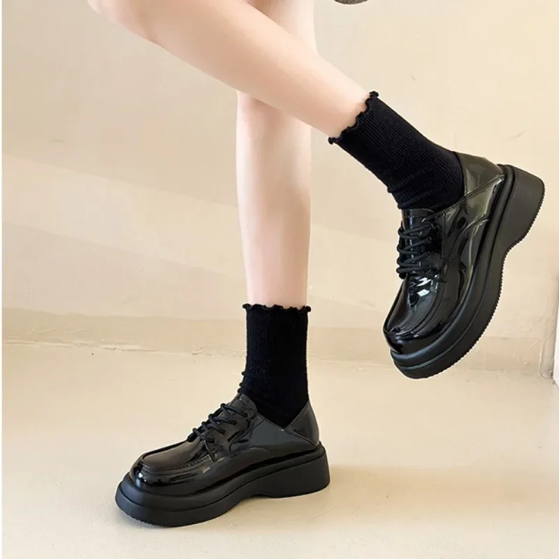 

Лоферы женские из лакированной кожи на платформе, дизайнерская мягкая подошва, Модные Повседневные Туфли Мэри Джейн