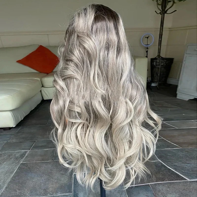 28-calowy Ombre Ash Grey Blonde Body Wave Syntetyczna koronkowa peruka na przód Część wolna Koronkowa peruka z naturalną wstępnie oskubaną linią włosów dla kobiet