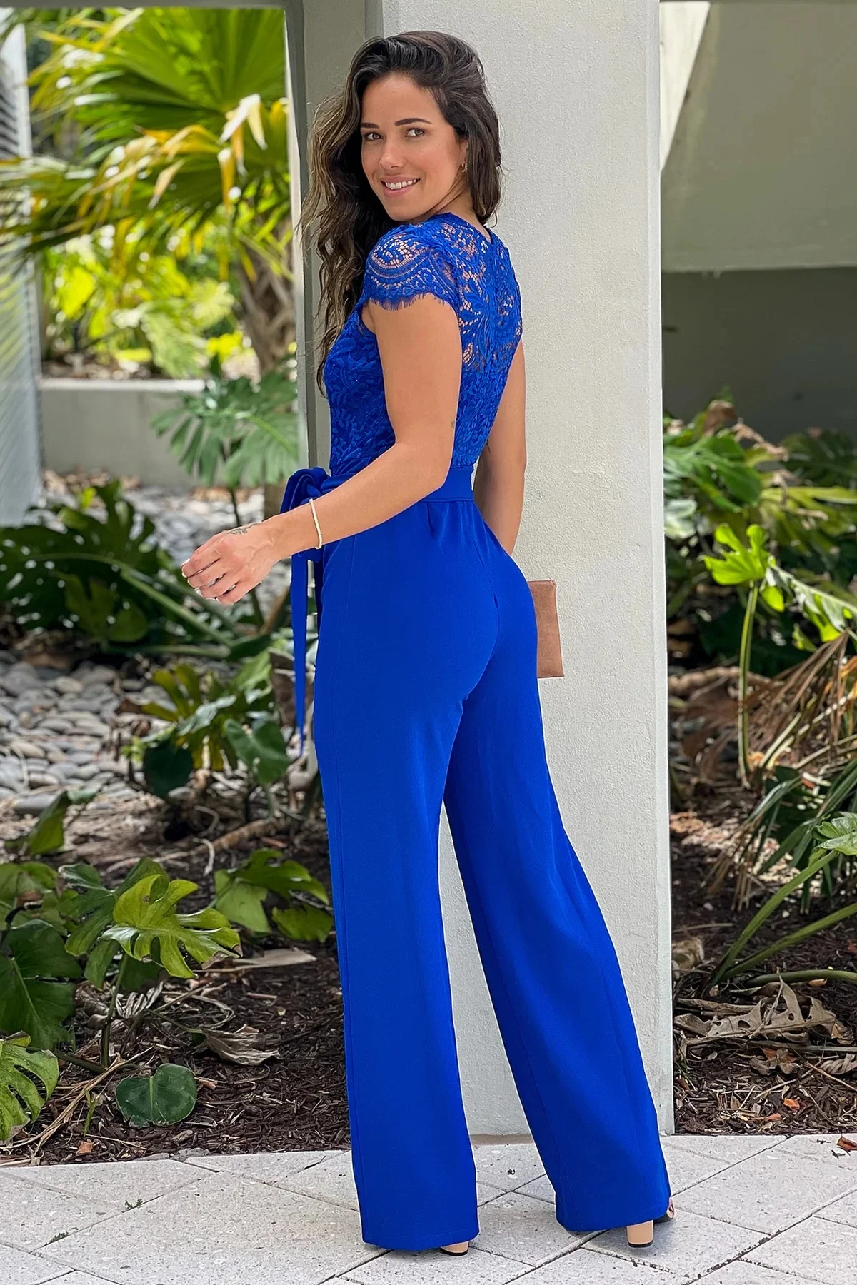 Damen-Sommer-Jumpsuit aus Spitze mit weitem Bein, formelles Outfit für Hochzeitsgäste, eleganter Frühlings-Overall mit Gürtel, kurzen Ärmeln, für Party und Abendveranstaltungen. – Detail 3