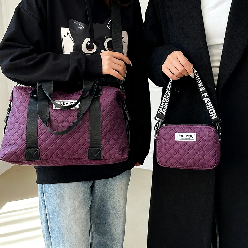 حقيبة ألوان محايدة للبدلة الرجالية والنسائية. مناسبة للتصوير الفوتوغرافي للسفر. سعة كبيرة وعملية.