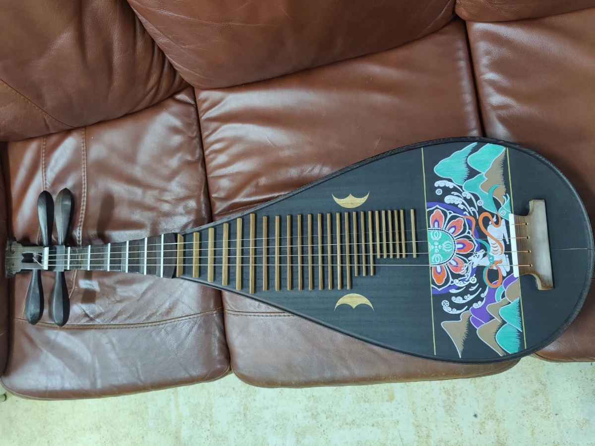 

Профессиональная китайская струнная музыкальная инструментальная система Pipa с небольшими дефектами, распродажа по низкой цене