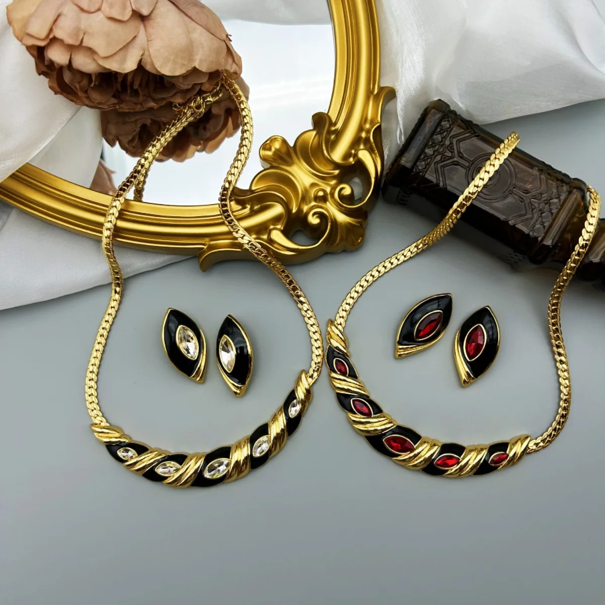 

European and American Fashion Vintage Court Style Gold-plated Enamel Glaze Classic Contrast Earrings Necklace Women's Jewelry