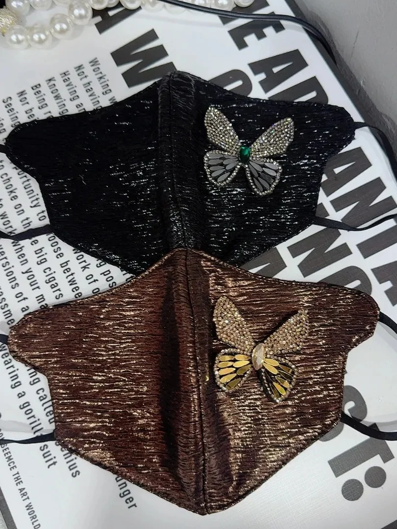 豪華な金箔折り畳み式マスク-エレガントな高級ファッション-蝶のディテール-冬季用女性用フェイスカバー