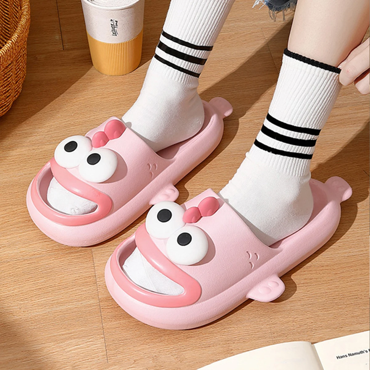 Cute Big Eyed Clown Fish Slippers for Women Summer Bathroom Anti slip Thick Sole Cool Slippers for External Wear