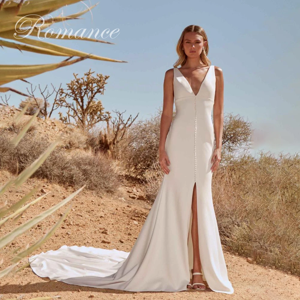 ชุดแต่งงานทรงเมอร์เมดแบบเรียบง่าย คอวี ปี 2026 ผ่าสูง สายสปาเก็ตตี้ ไม่มีแขน ติดกระดุม เปิดหลัง  ชุดเจ้าสาวแบบสั่งตัด