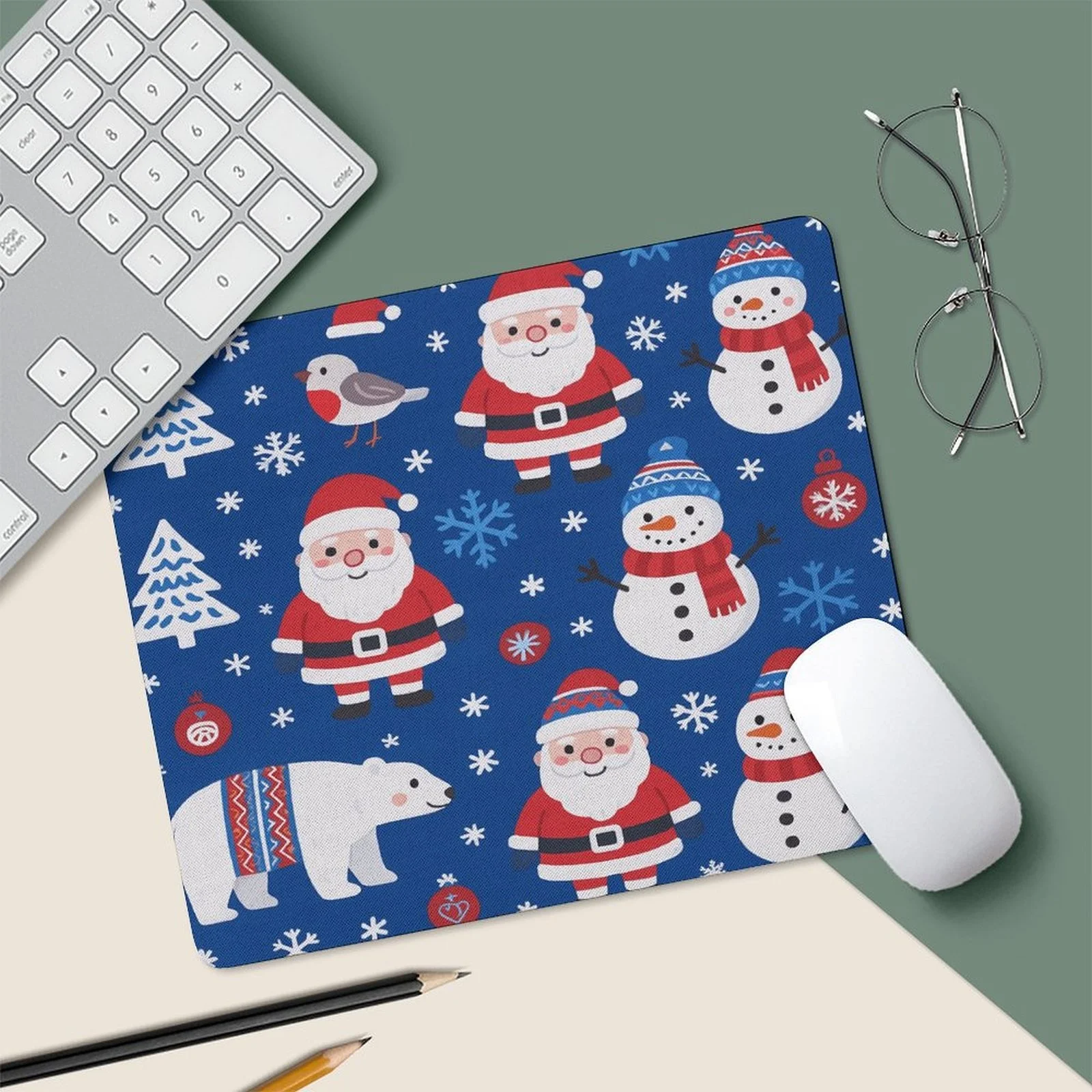 

The Christmas character mouse pad, featuring Santa Claus and snowflake anti-slip features, is suitable for both office and home