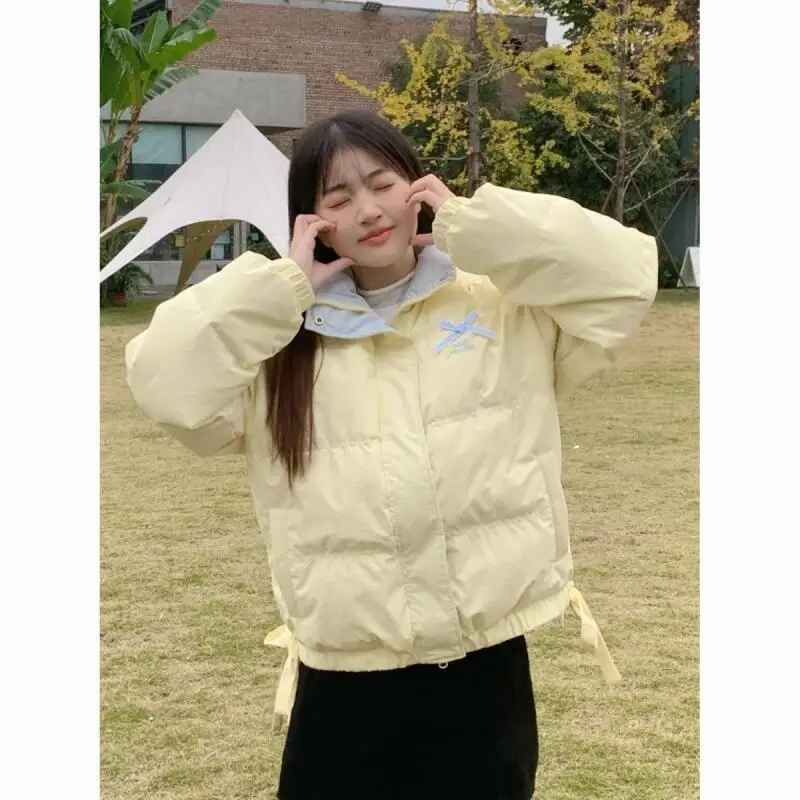 سترة الفتيات المبطنة بالقطن المرأة الخبز القطن كلية نمط اللون حجب رشاقته الدافئة الشتاء طالب القطن سترة منتفخة