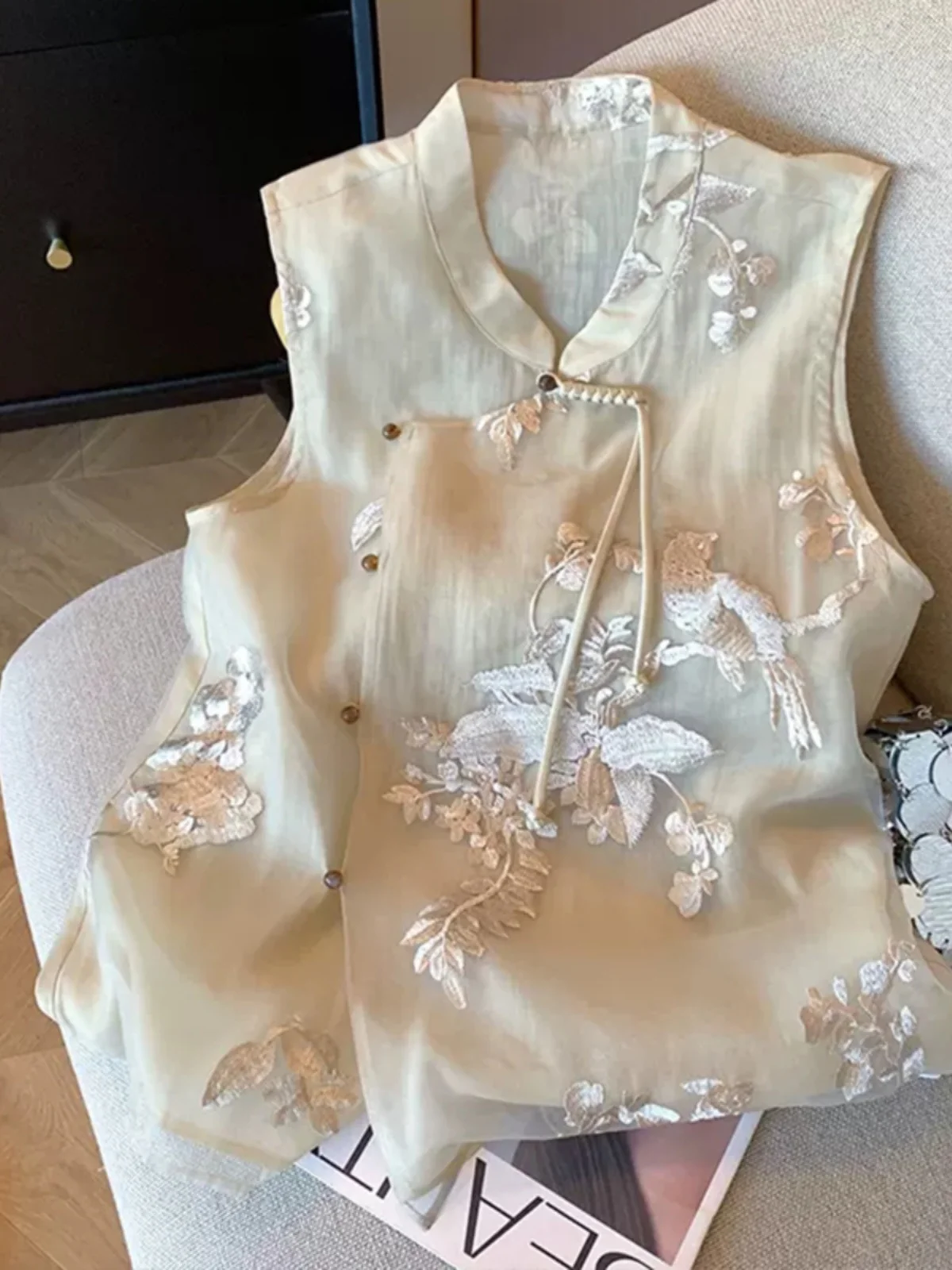 

New Chinese Sle Heavy Embroidery Women's Vest Summer High End Retro National Wind Button Tassel Svel Top