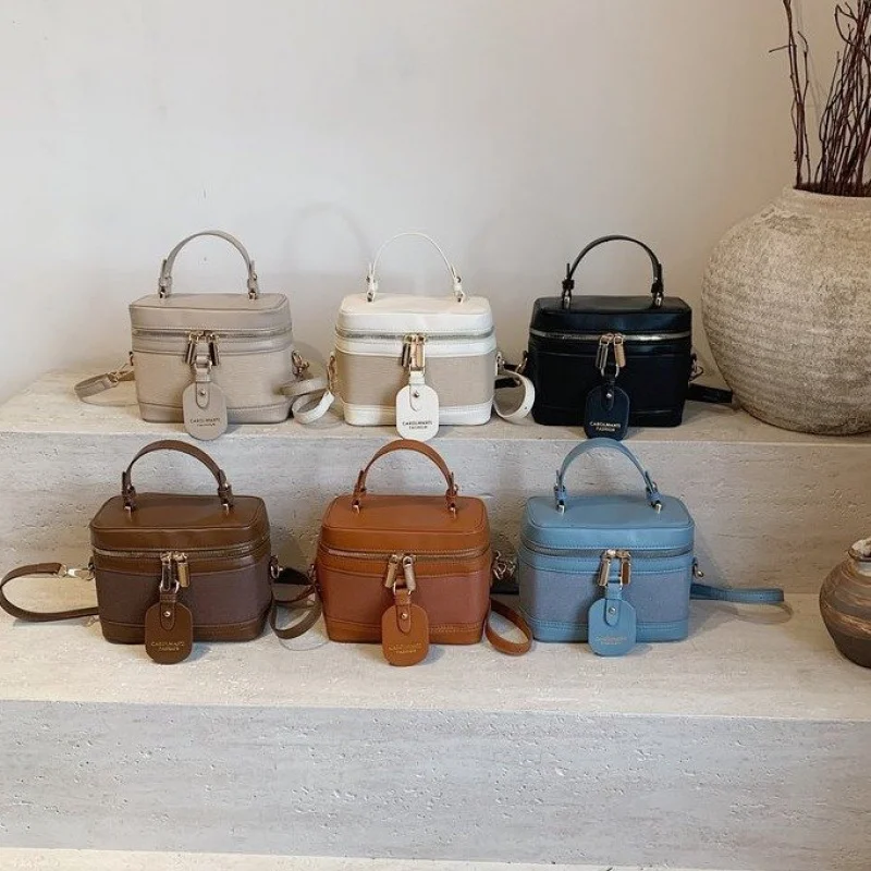 

Luxury Brand Ladies Messenger Bag In Leather - Famous Designer Elegant Tote Bag Popular Classic Design