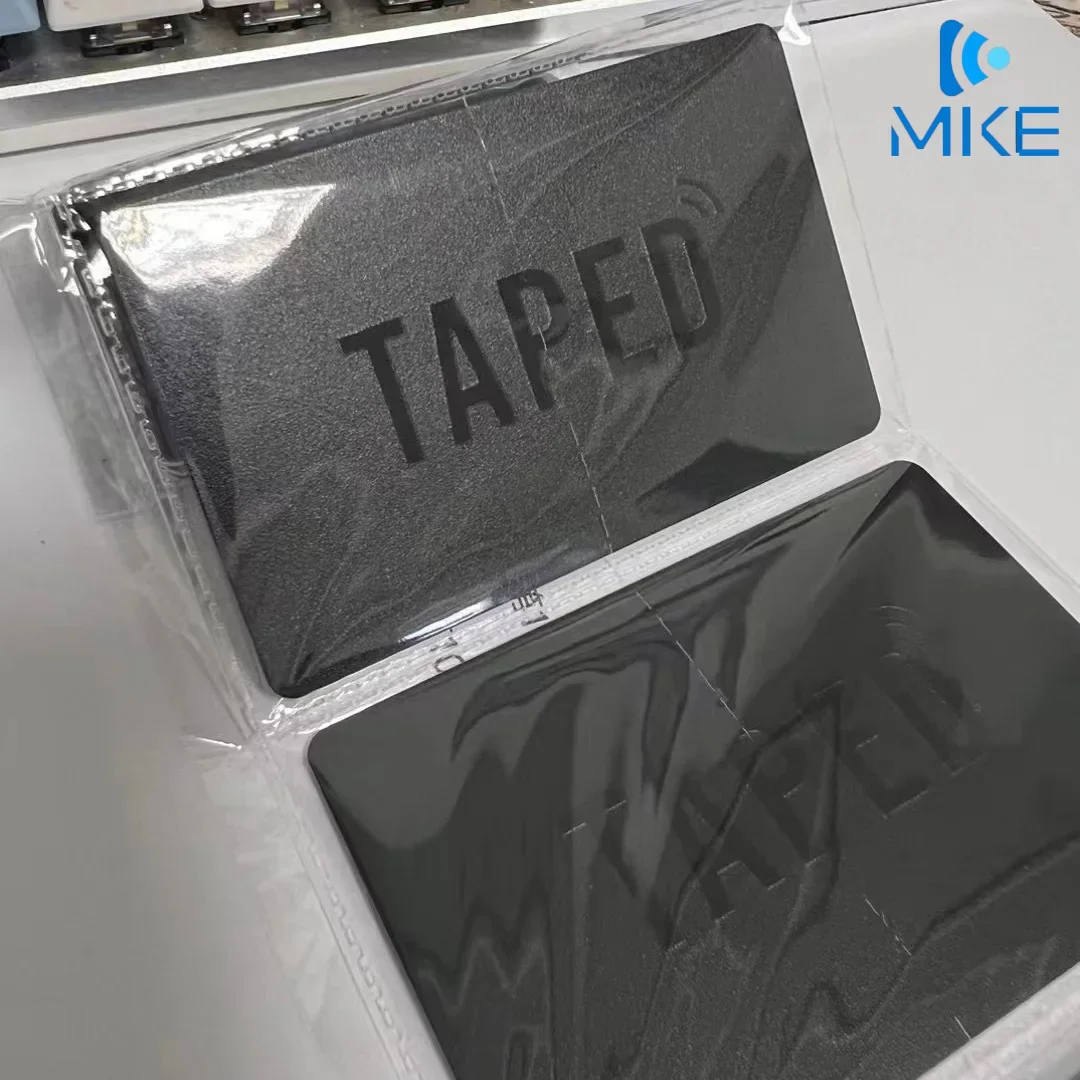 

Пластиковые бизнес-картки из ПВХ для сотрудников с УФ-печатью