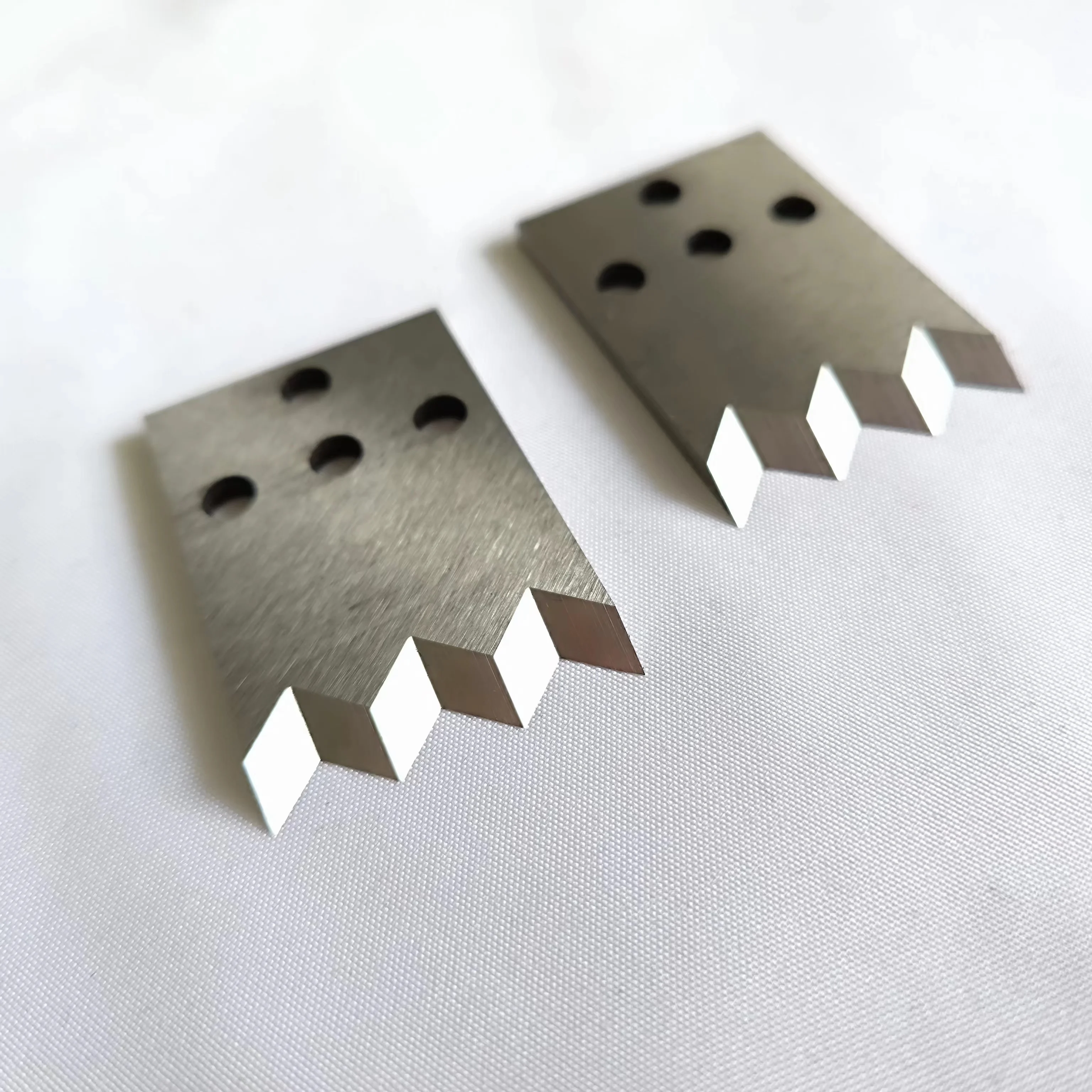 

Термостойкий зубчатый нож для продольной резки из высоко легированной стали, зигзагообразный нож для упаковочной промышленности, упаковка из пластиковой пленки