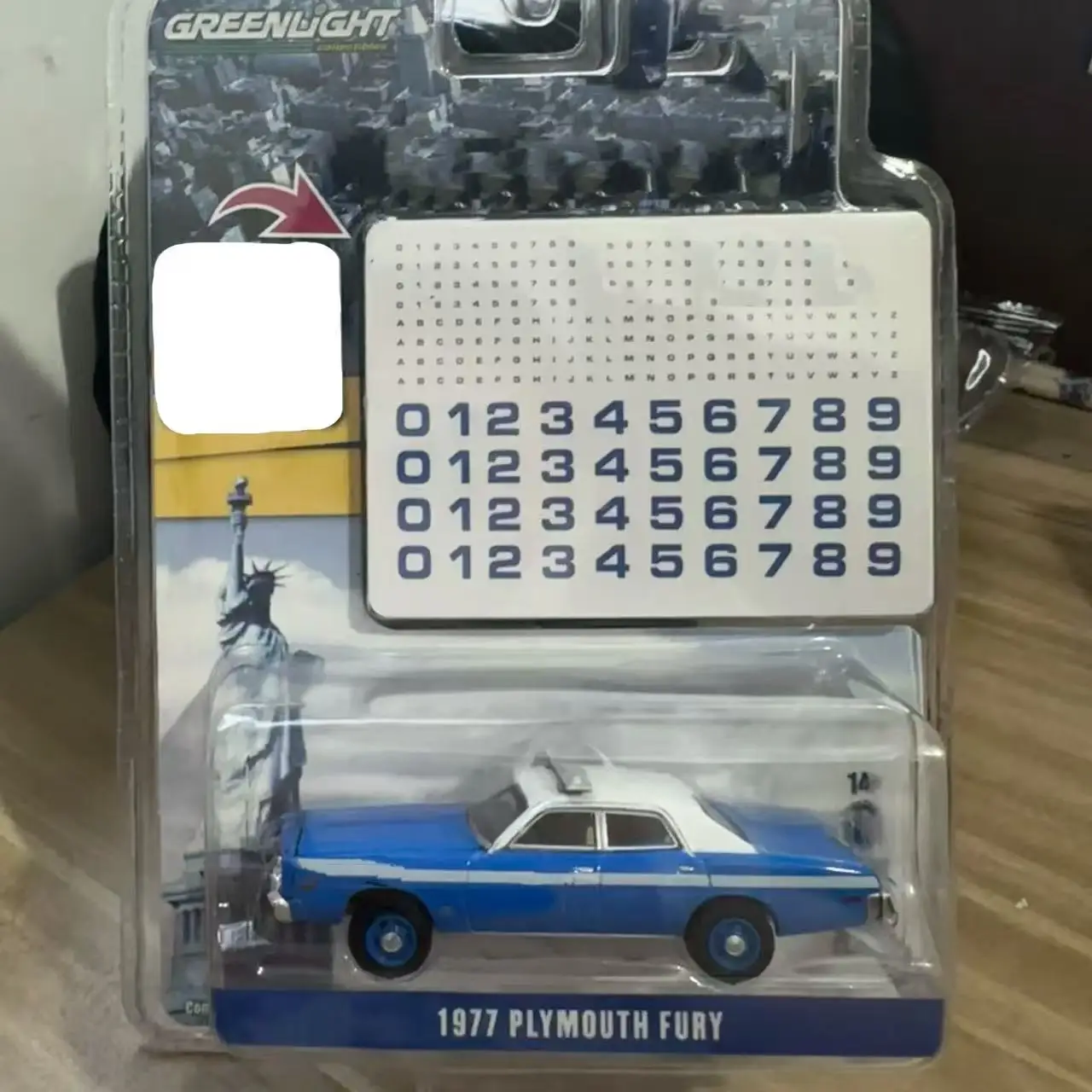 

Зеленый свет 1:64 1977 полицейская машина из сплава, коллекция моделей автомобилей, завершенные украшения, ограниченная серия, новая упаковка, бутик-игрушки