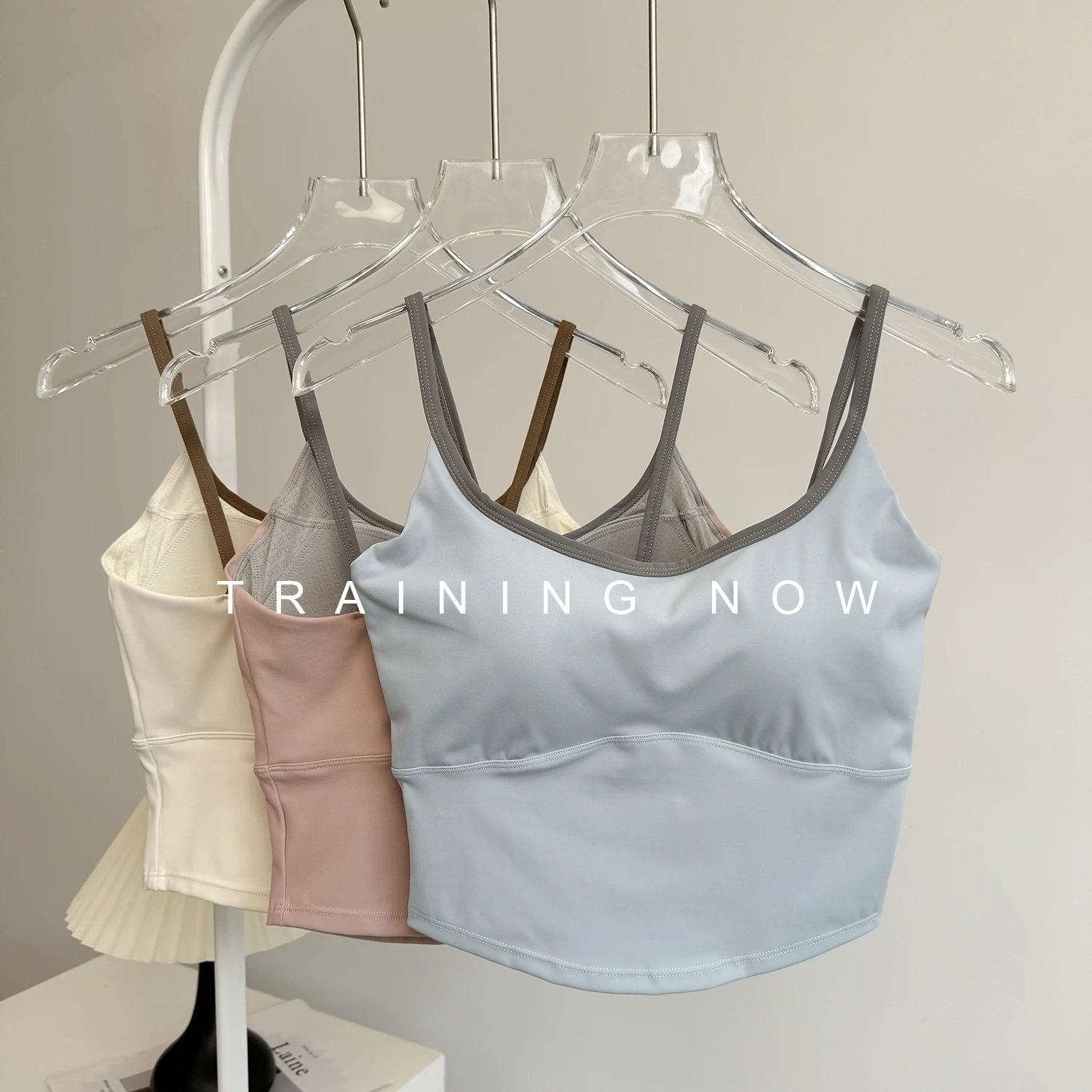 

Костюм для йоги, жилет с фиксированной чашкой, подтяжка, противоударный тренировочный бег, спортивное нижнее белье для женщин летом, тонкие бретели