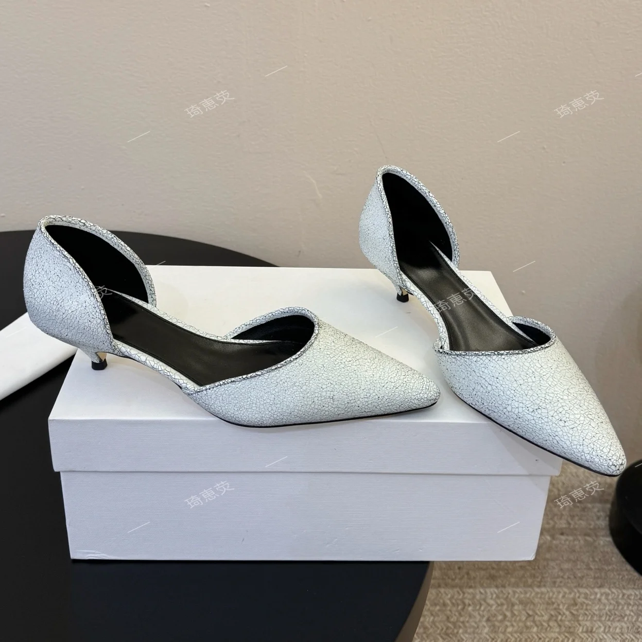 Top Quality 2026 New Pointed-Toe Low-Cut Genuine Leather Flats Low-Heeled Hollowed-Out Closed-Toe Sandals Zapatos De Mujer