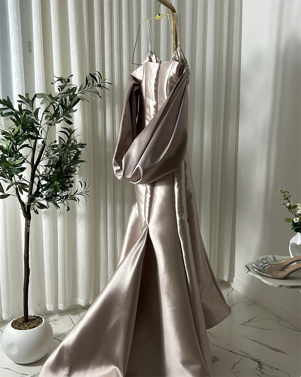 Высококачественное вечернее платье русалки в Саудовской Аравии по индивидуальному заказу, блестящие вечерние платья с кристаллами, простые платья для выпускного вечера с v-образным вырезом и молнией сзади