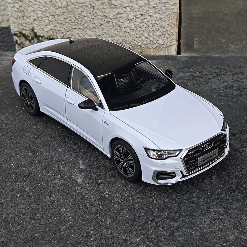 1/18 AUDI A6 Alloy Car Model Diecast & Toy Vehicles Metal Car