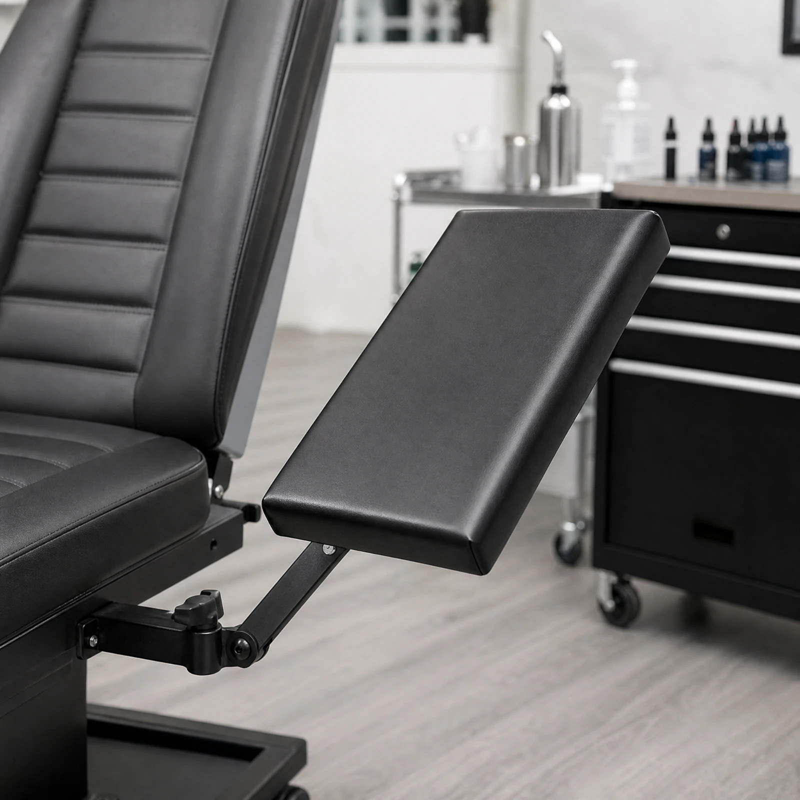 Padded Tattoo Armrest Mounting Panel Sturdy Rectangular Armrest Panel with Mounting Holes for Beauty Professionals