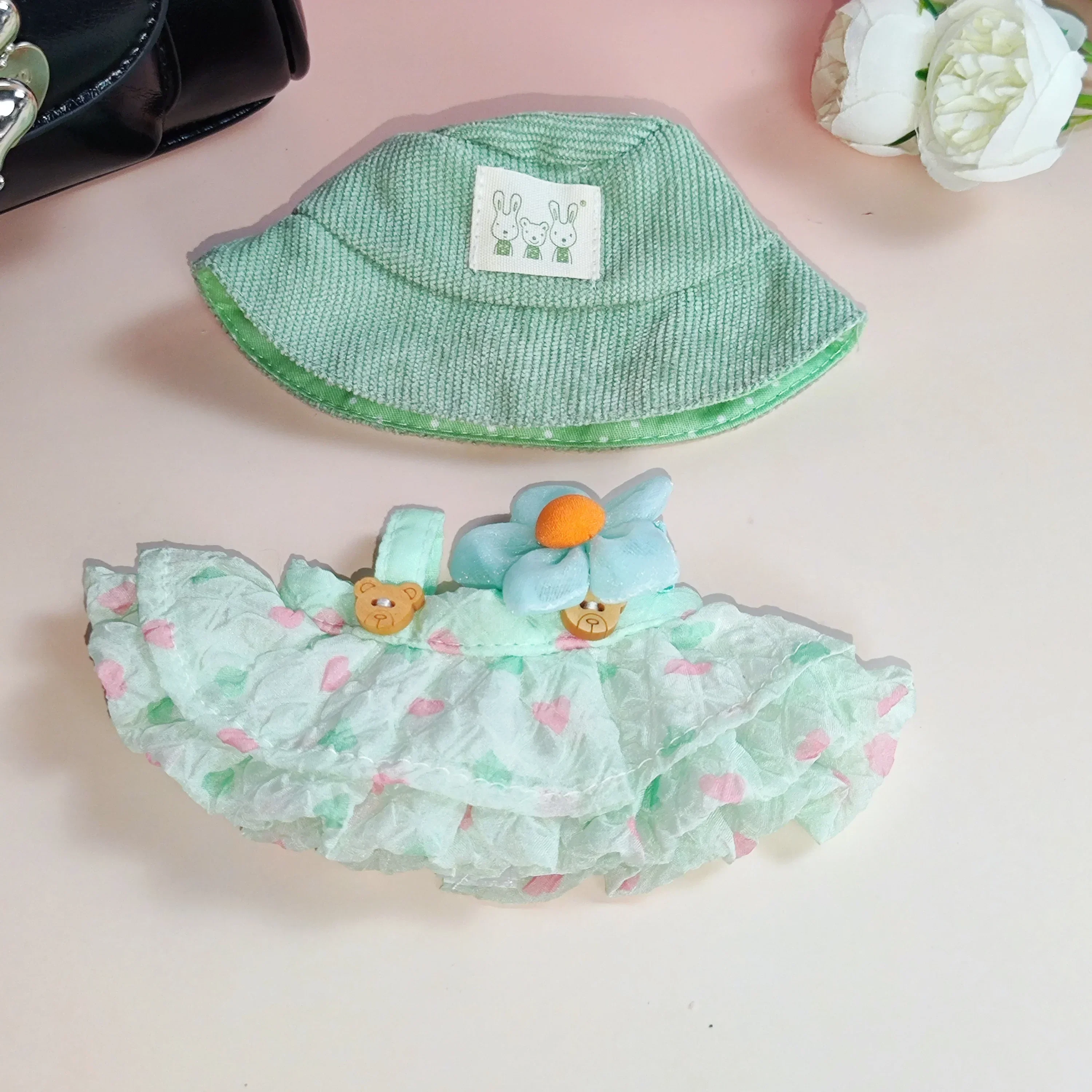 

Для 17 см наряд куклы Лабубу, морщинистая юбка, набор заколок для волос с цветком, рыбацкая шляпа, одежда Labubu, Ropa Labubu