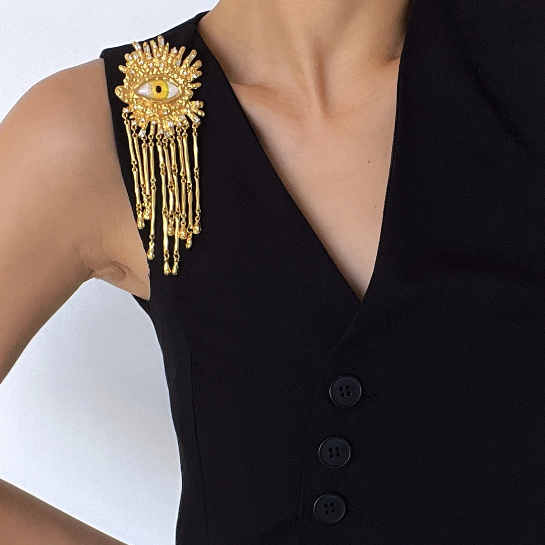 2023 New Personalized Devil's Eye Brooch Metal Tassel for Men Women Unisex Pin Jewelry Brass European And American Retro