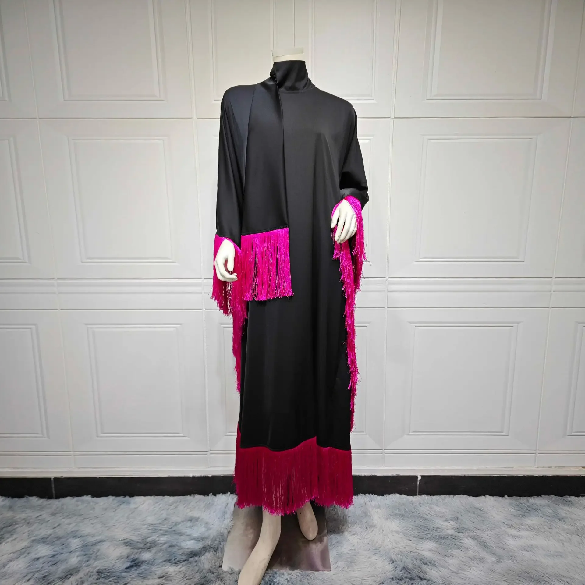 Frauen Fledermaus Ärmel Fransen Kaftan Neue Nahen Osten Robe Muslimischen High Fashion Kleid Quasten Abaya Robe