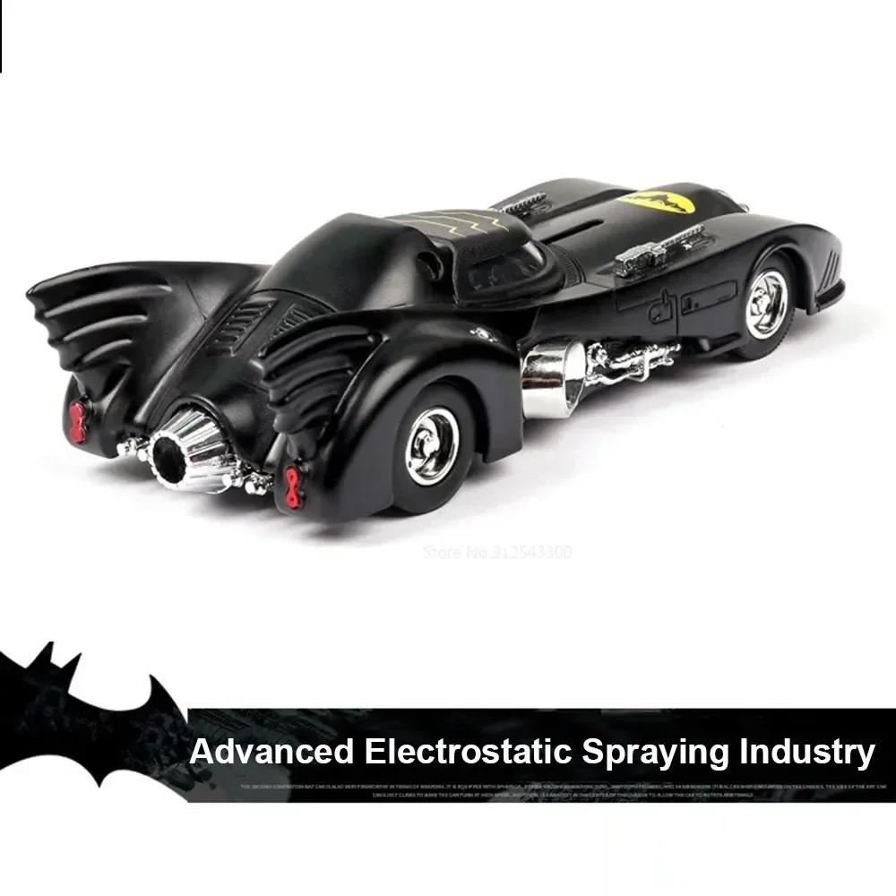 Batmobile en alliage moulé sous pression avec nervures, modèle de voiture jouet, son et lumière arrière, collection de véhicules, cadeaux d'anniversaire pour garçon, 1/38