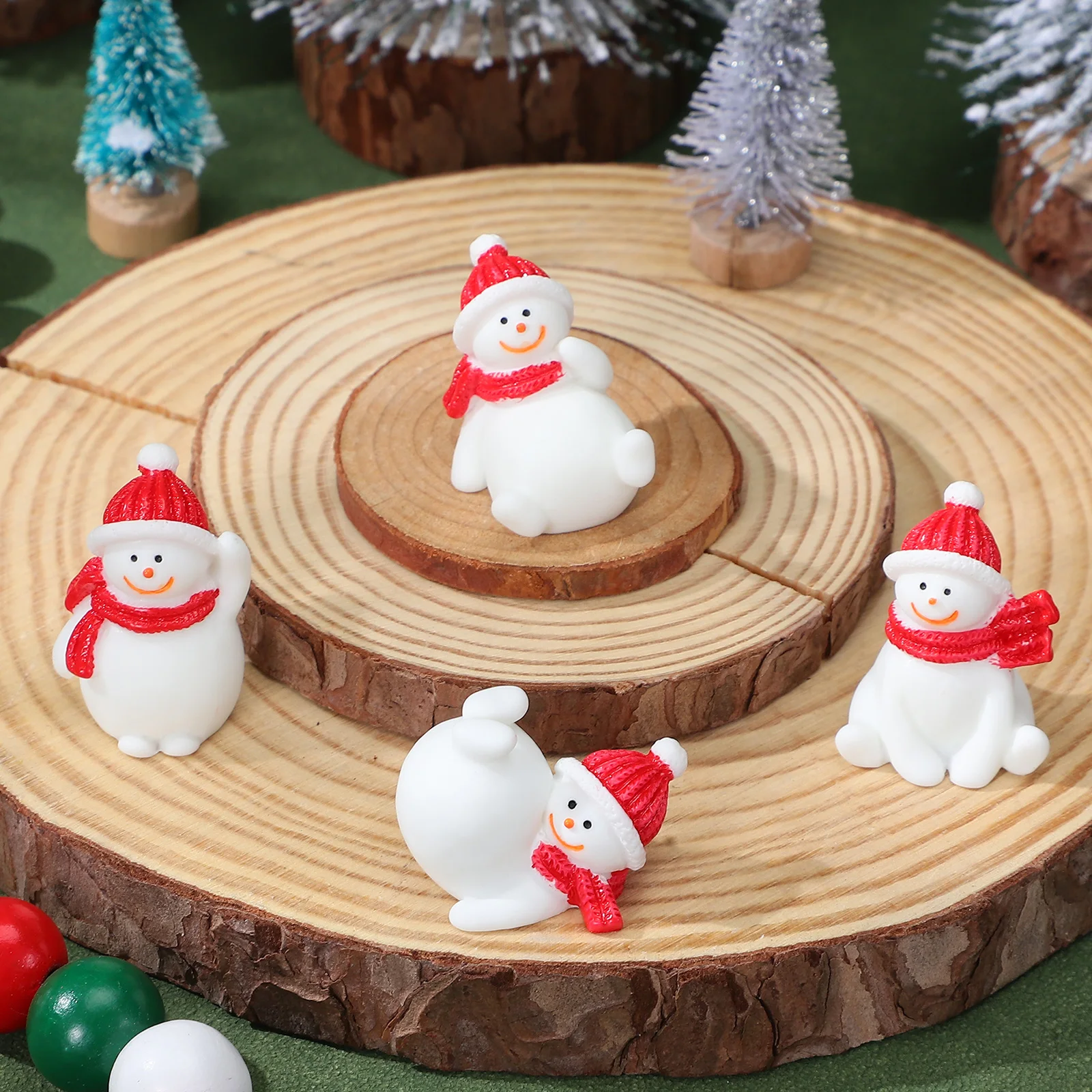 

4Pcs Snowman Decor Xmas Resin Ornaments Compact Mini Christmas Desktop Decorations Holiday Party Supplies Cartoon Micro