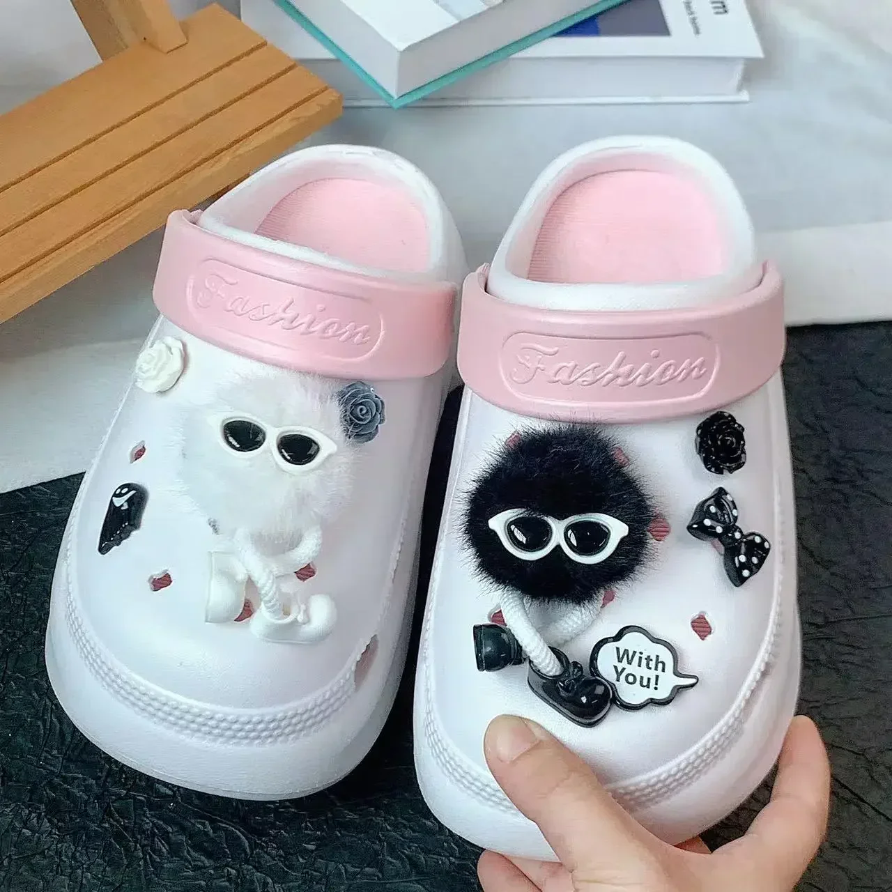 ตลกรองเท้า Charms สําหรับ Crocs ขายาวของเล่นตุ๊กตาชุดตกแต่ง DIY Clogs Pins เด็กผู้หญิงสวนรองเท้าแตะอุปกรณ์เสริมเด็กของขวัญ