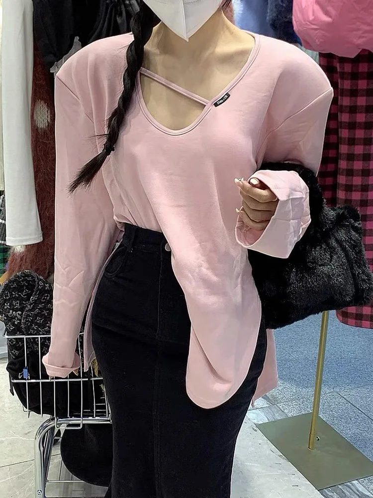 قميص نسائي متعدد الاستخدامات بأكمام طويلة وياقة على شكل حرف U، قميص أساسي متوسط الطول للخريف والشتاء، أسلوب عصري للتنقل اليومي