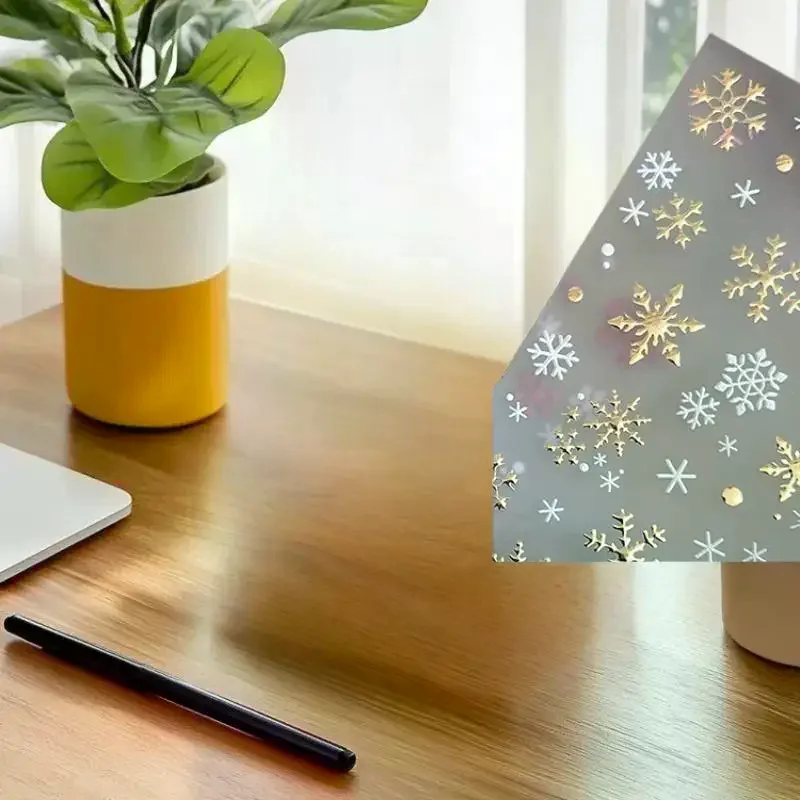 Maniküre-Abziehbilder mit Gold-/Silber-Schneeflocken für DIY-Nagelkunst, lebendige Cartoon-Weihnachtsnagelaufkleber mit Glitzer