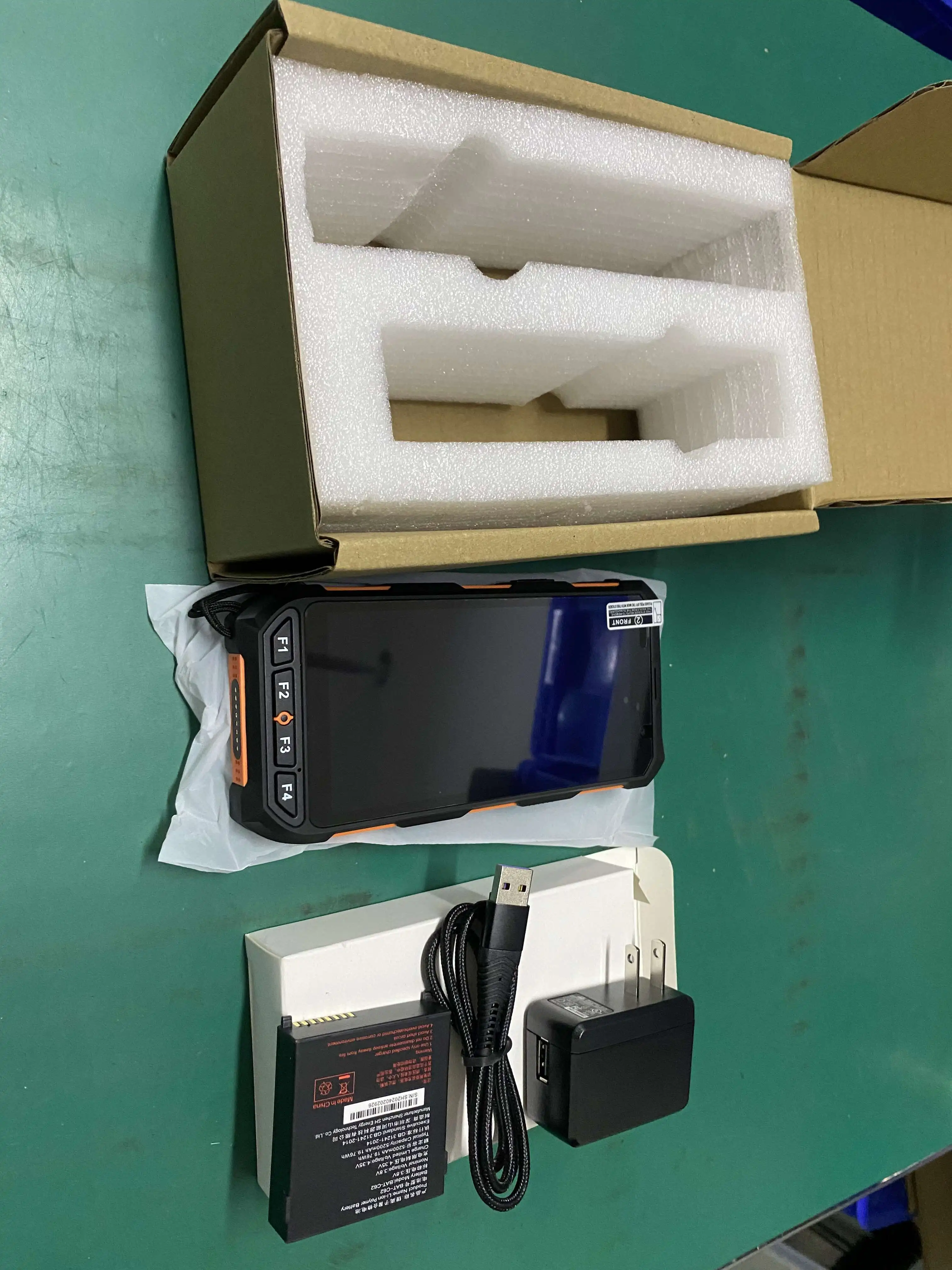 Lettore portatile Rfid a bassa frequenza 134,2 KHz C6200 Lettore di dati mobile Android 13 per lettura e codifica di etichette per animali