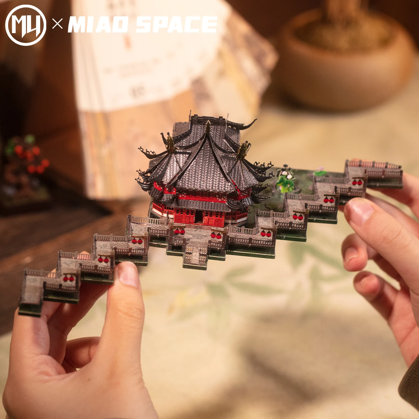 MU Nine-Loop Bridge Architectural 3D Metal Puzzle DIY Toy for Intelligence and Puzzle-Solving. Desk Decoration for the Office.
