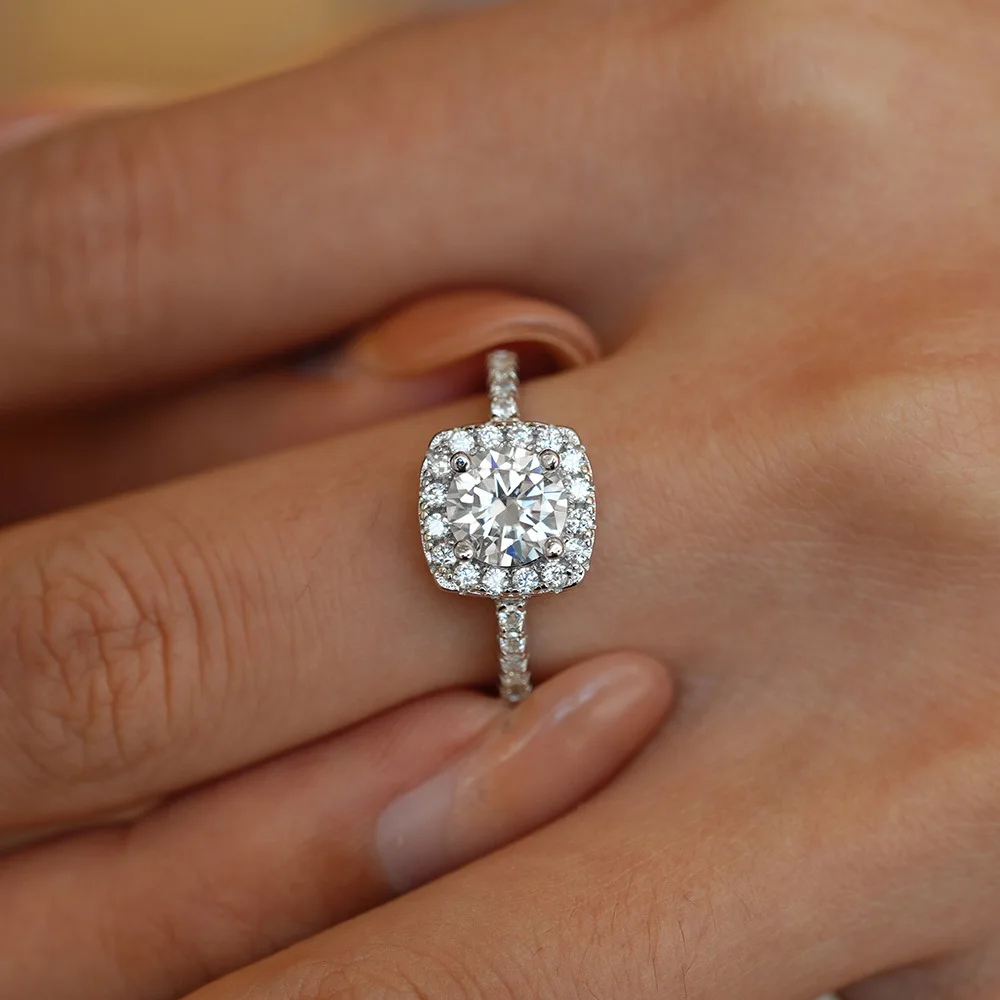 

Gorgeous Four Claw Square Moissanite Pure Silver Ring S925 Women's Ring Proposal Wedding Ring Preferred