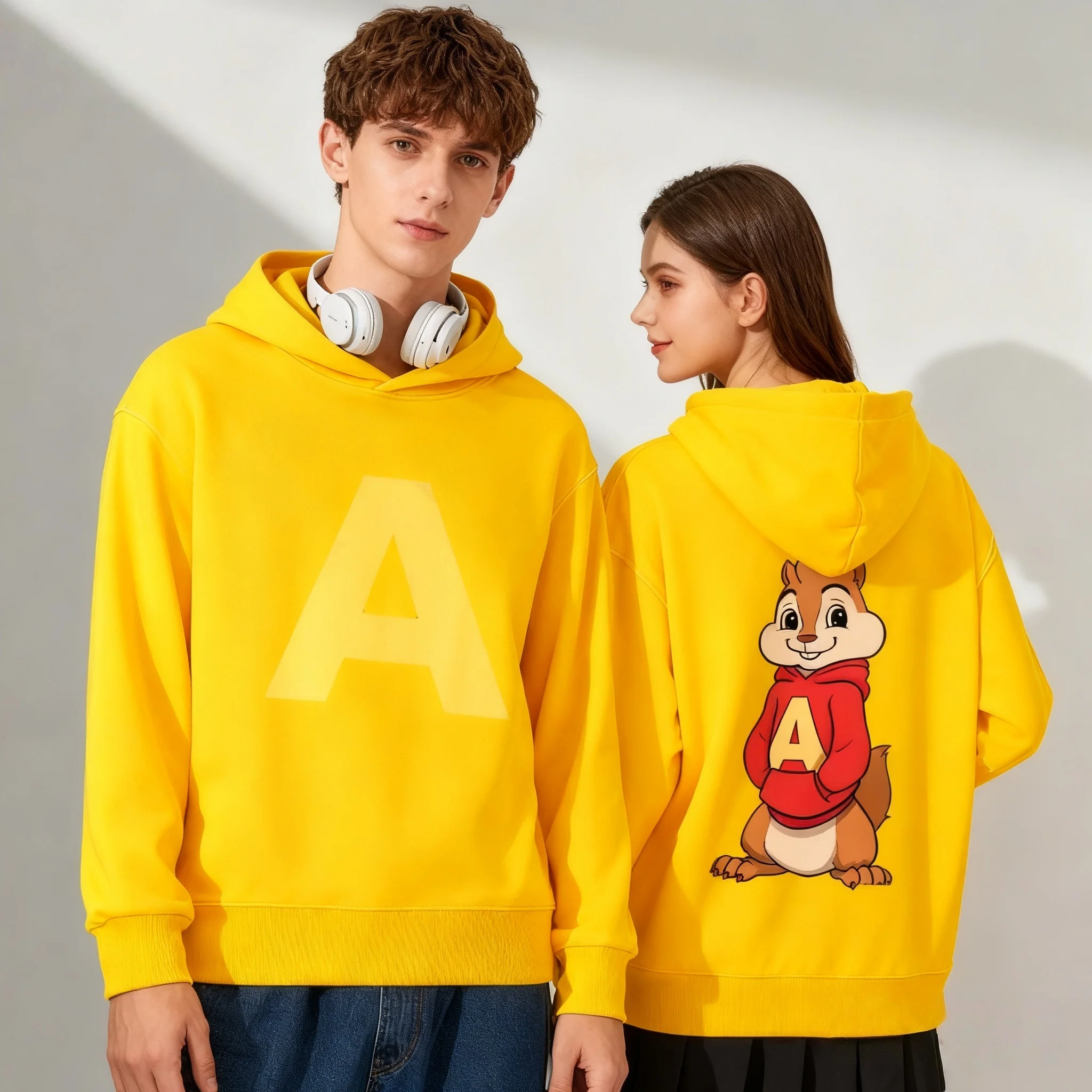 

Самые популярные осенние и зимние толстовки с героями мультфильмов «Элвин и бурундук», большие женские и мужские детские толстовки.