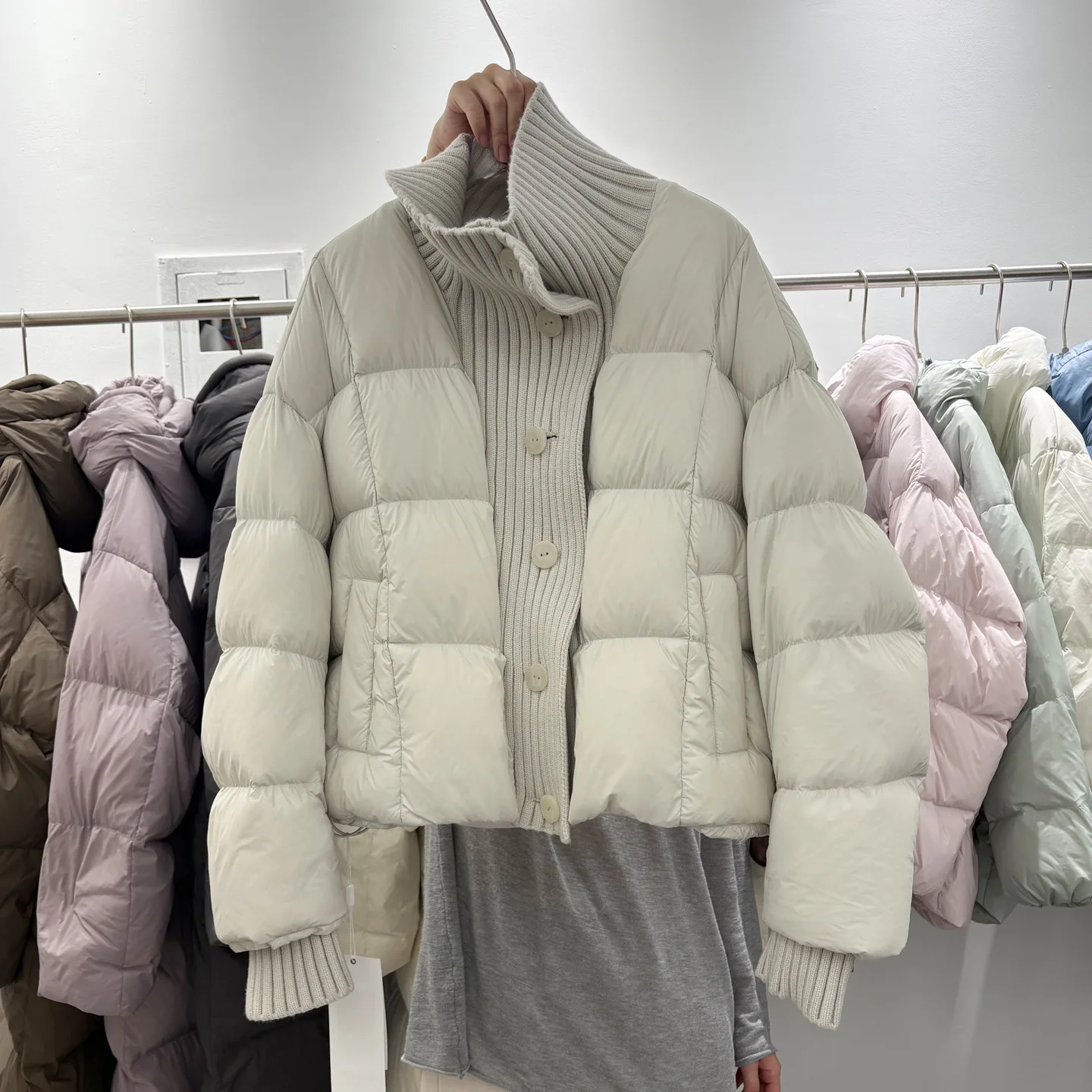 سترة نسائية شتاء 2025 سترة خبز قصيرة جديدة على الطراز الغربي سترة كورية فضفاضة محبوكة مرقعة #2