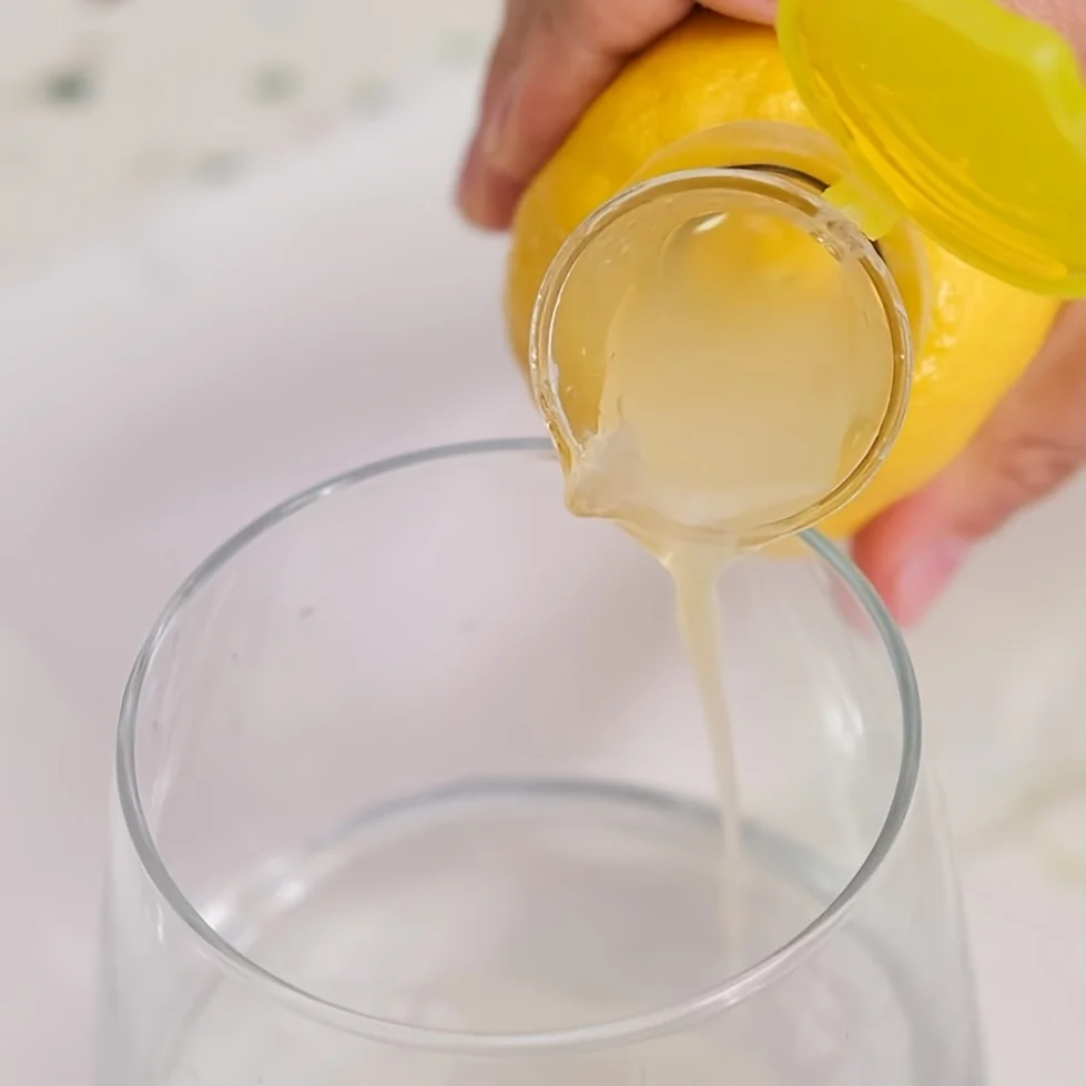 Portable Spiral Rotating Lemon Squeezer Manual Clear Plastic Citrus Juicer Handheld Orange Lime Juice Extractor Easy Clean Mini