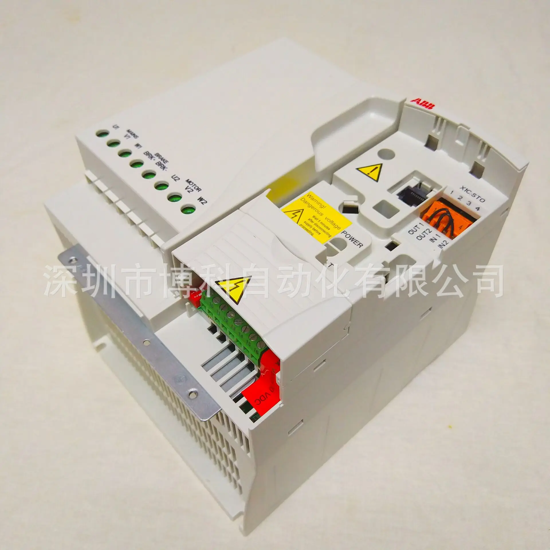

2025 Инвертор ABB ACS355-03E-08A8-4+B063 Трехфазный 400 В 4 кВт IP66