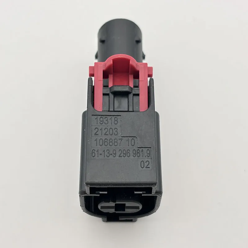 1 Pin Starter Motor Plug 19318 21203 106887 10 61-13-9 296 981.9 02 PBT HI GF10 Automobile Waterproof Connectors Parts For BMW