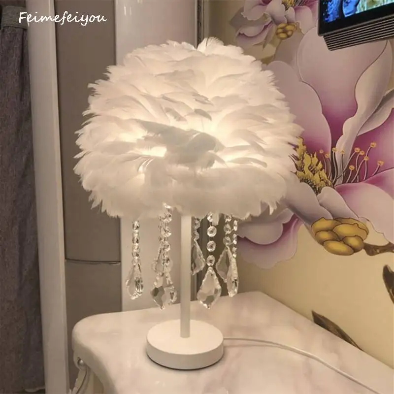 

feimefeiyou Modern Bedside reading Room Living room feather crystal table lamp for bedroom light Art Deco home Pavilion