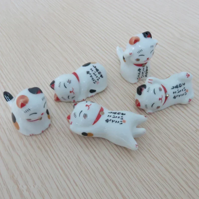 1 pcs Japanese Lucky Cat Ceramic Chopsticks Rest Lucky Cat Chopsticks Holder Racks Japanese Home Kitchen Hotel Decorations