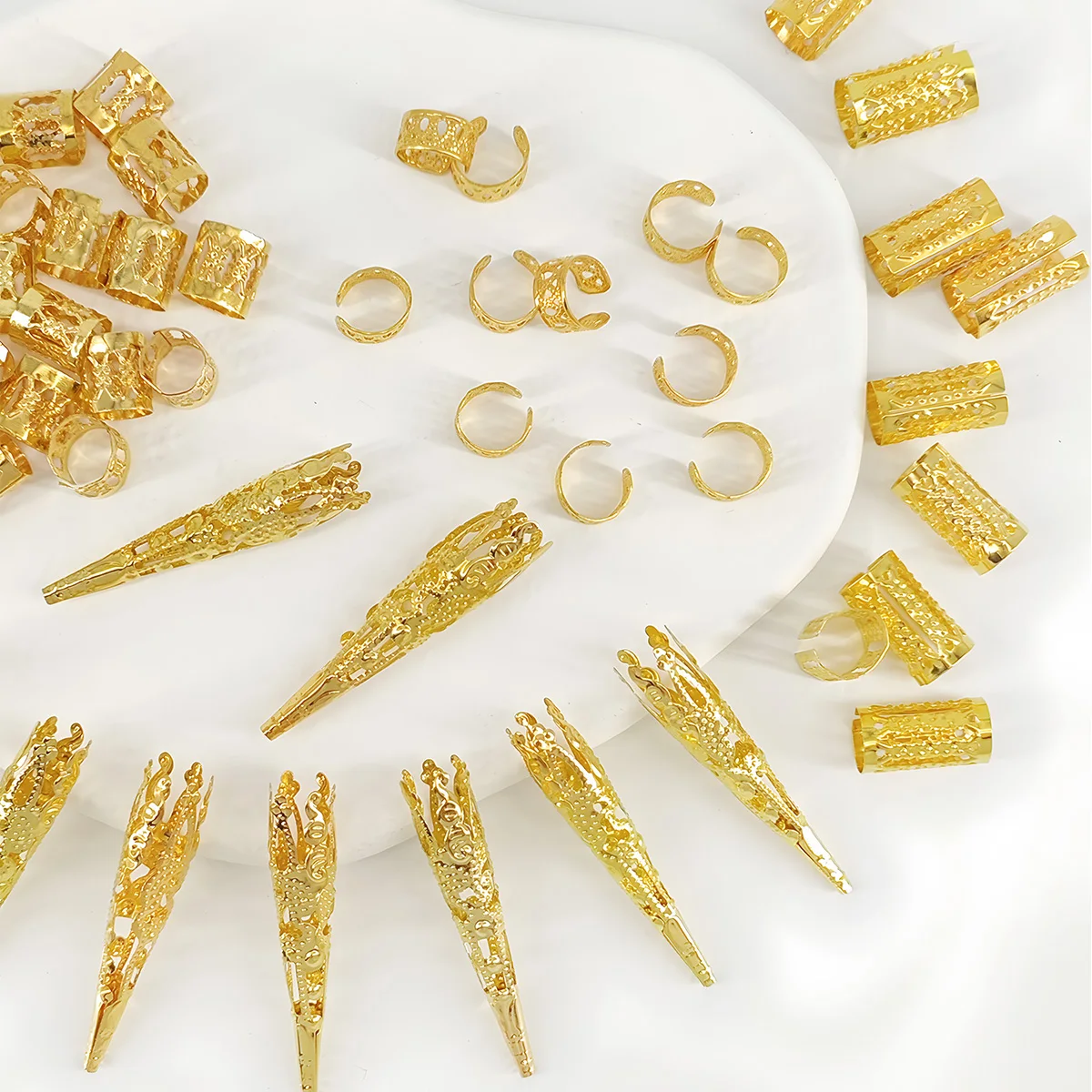 50 Buah Cincin Gimbal Berongga Emas-Aksesori Rambut Kepang Paduan Antik DIY untuk Bola, Pesta & Perjamuan