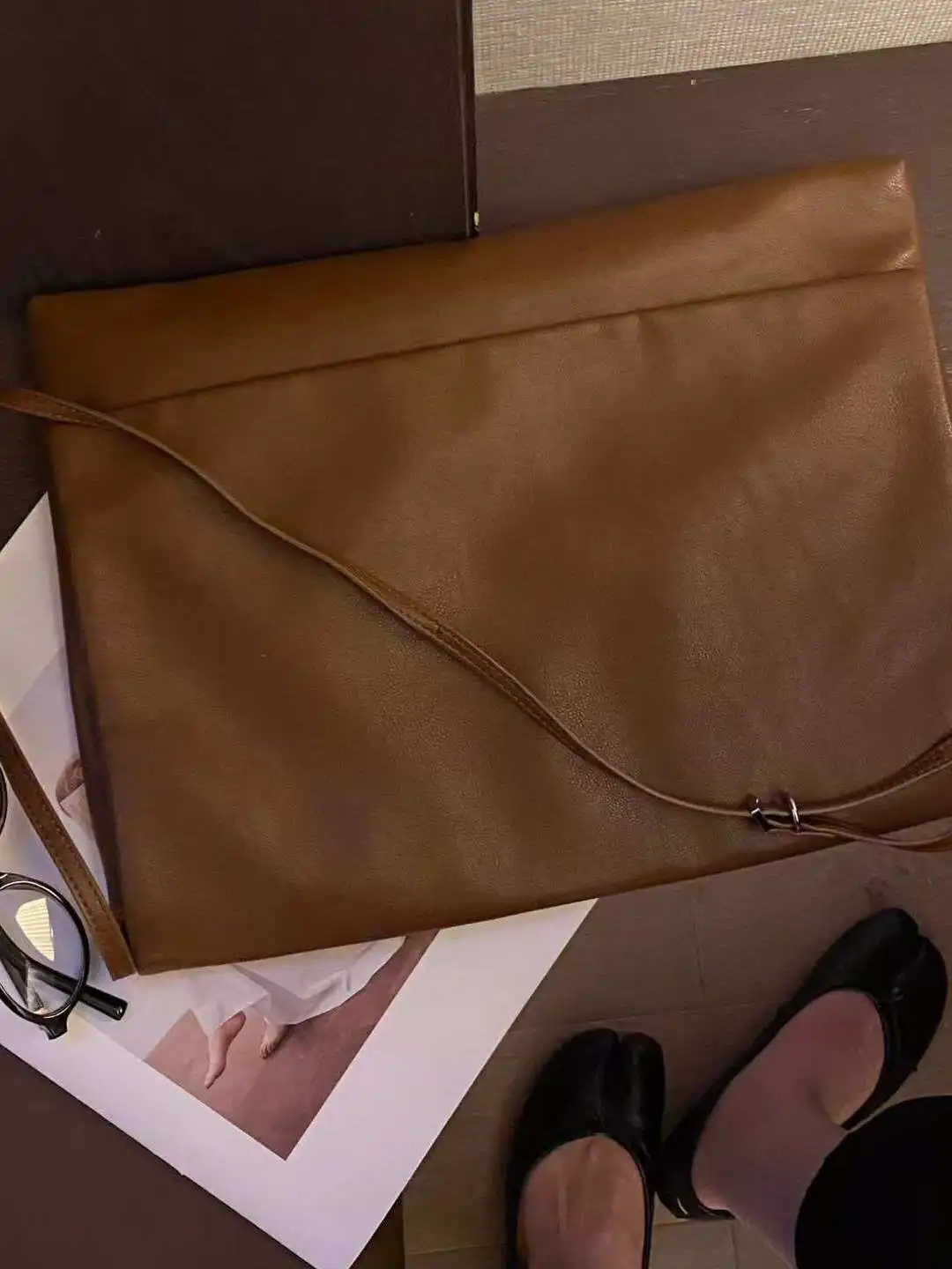 レトロスタイル大容量レザートートバッグ女性用シングルショルダー通勤高級郵便配達員バッグ植物タンニンなめし革シンプル多用途