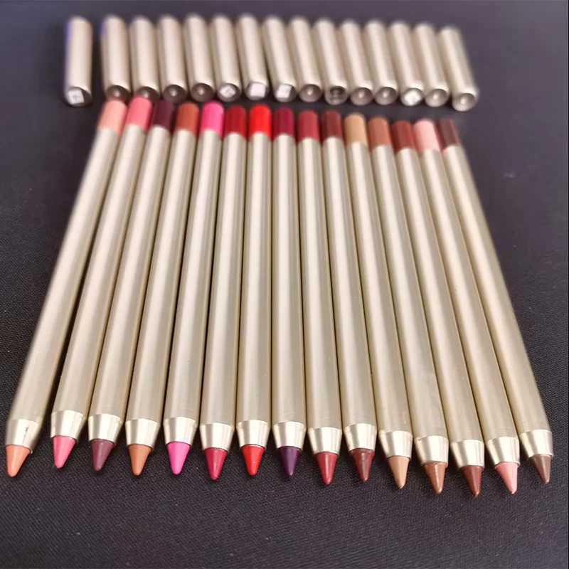 Matita per labbra in crema Marrone scuro Nude Pigmento liscio Trucco Matita per labbra Etichetta privata Commercio all'ingrosso Vegan Cruelty-Free