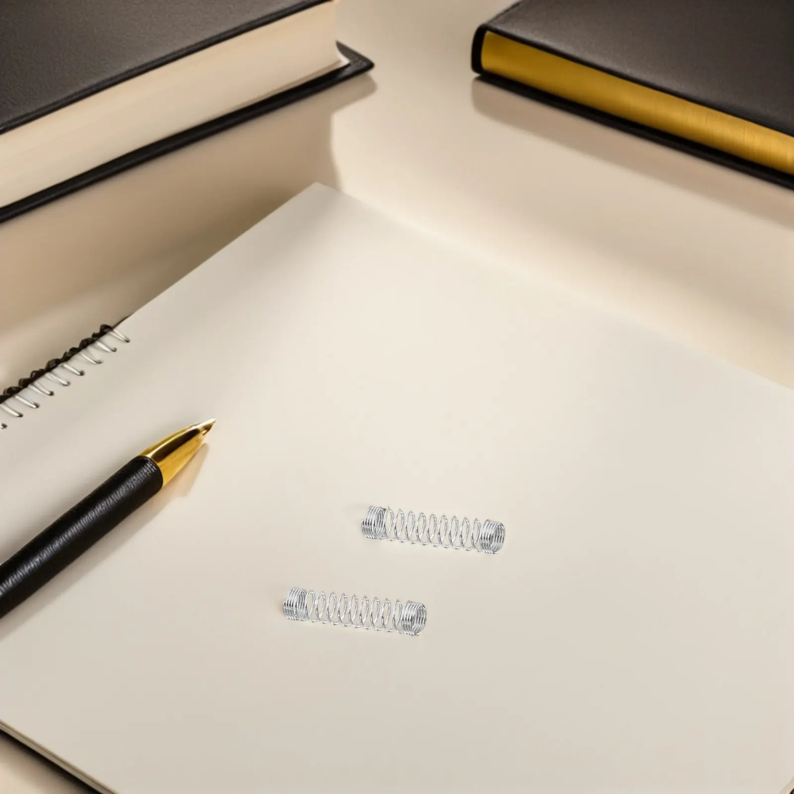 

200 шт. пружин из нержавеющей стали для шариковых ручек, маленькие возвратные пружины для ремонта, диаметр проволоки 0,4 мм, внешний диаметр 0,4 мм